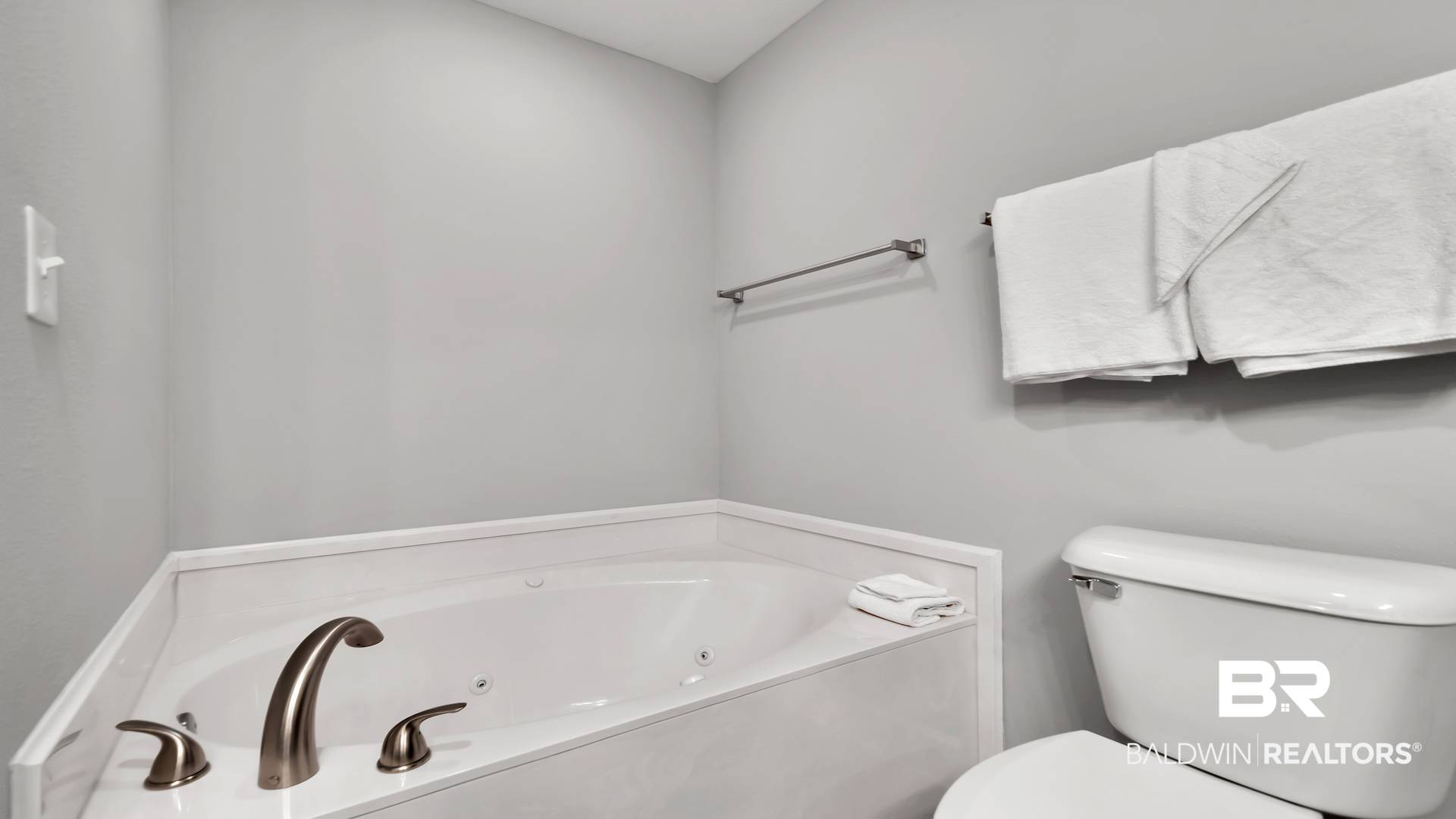 410748 | Photo 18