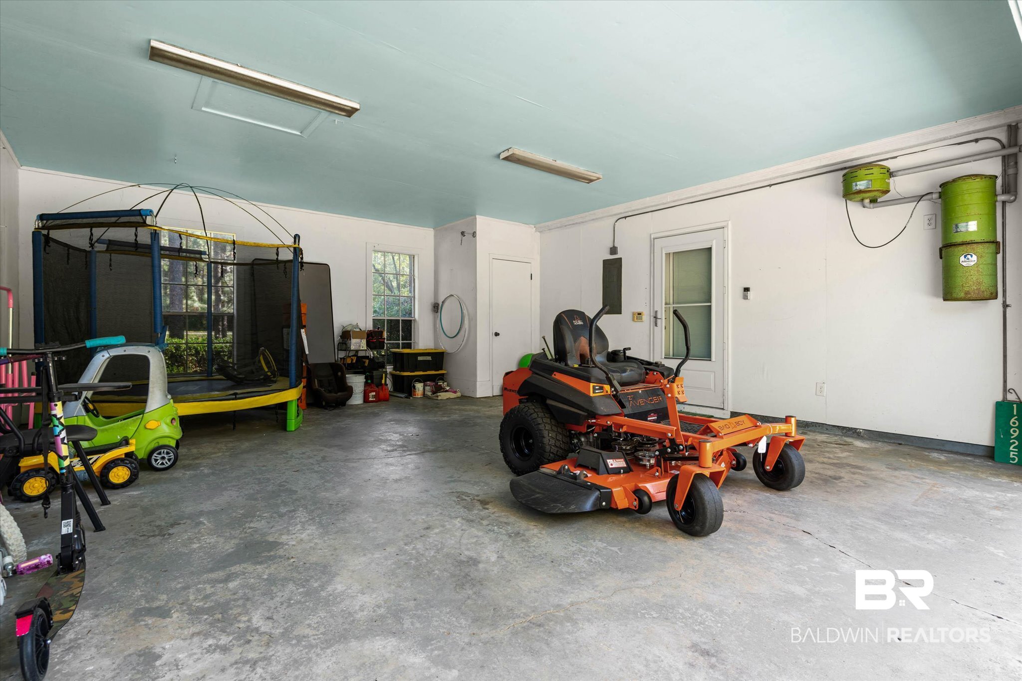 410440 | Photo 26