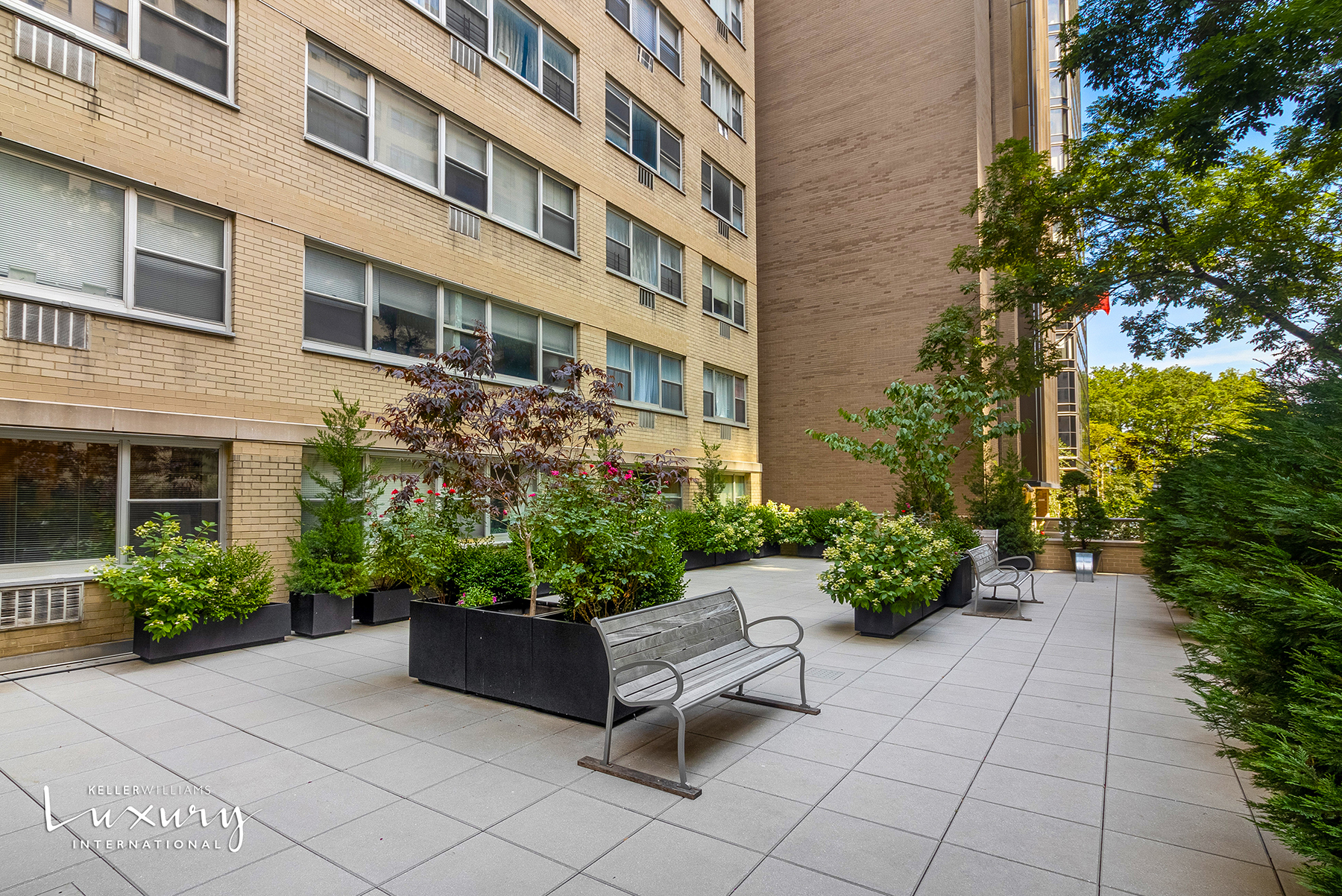 333 East 46th Street 17E Turtle Bay New York NY 10017