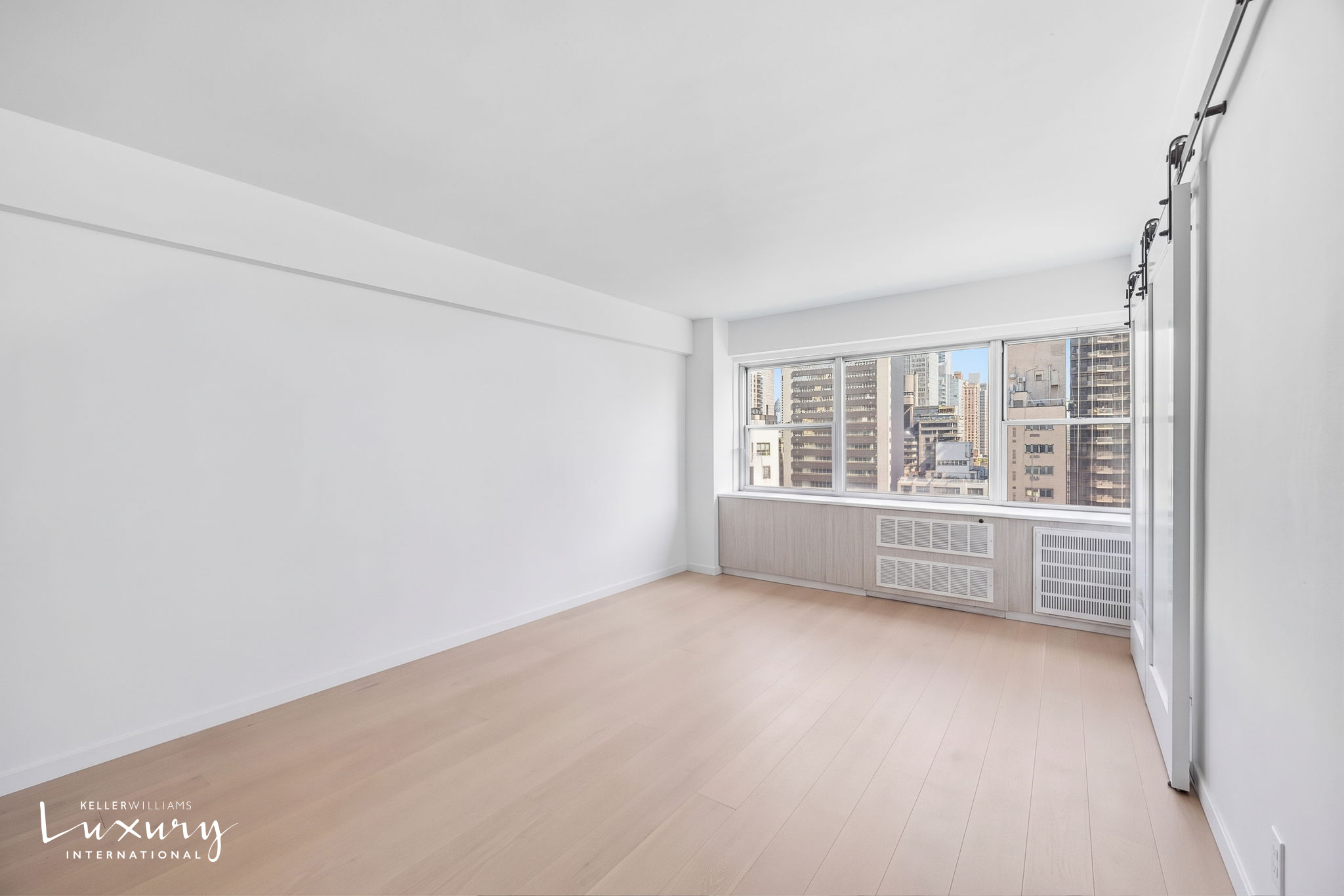 333 East 46th Street 17E Turtle Bay New York NY 10017
