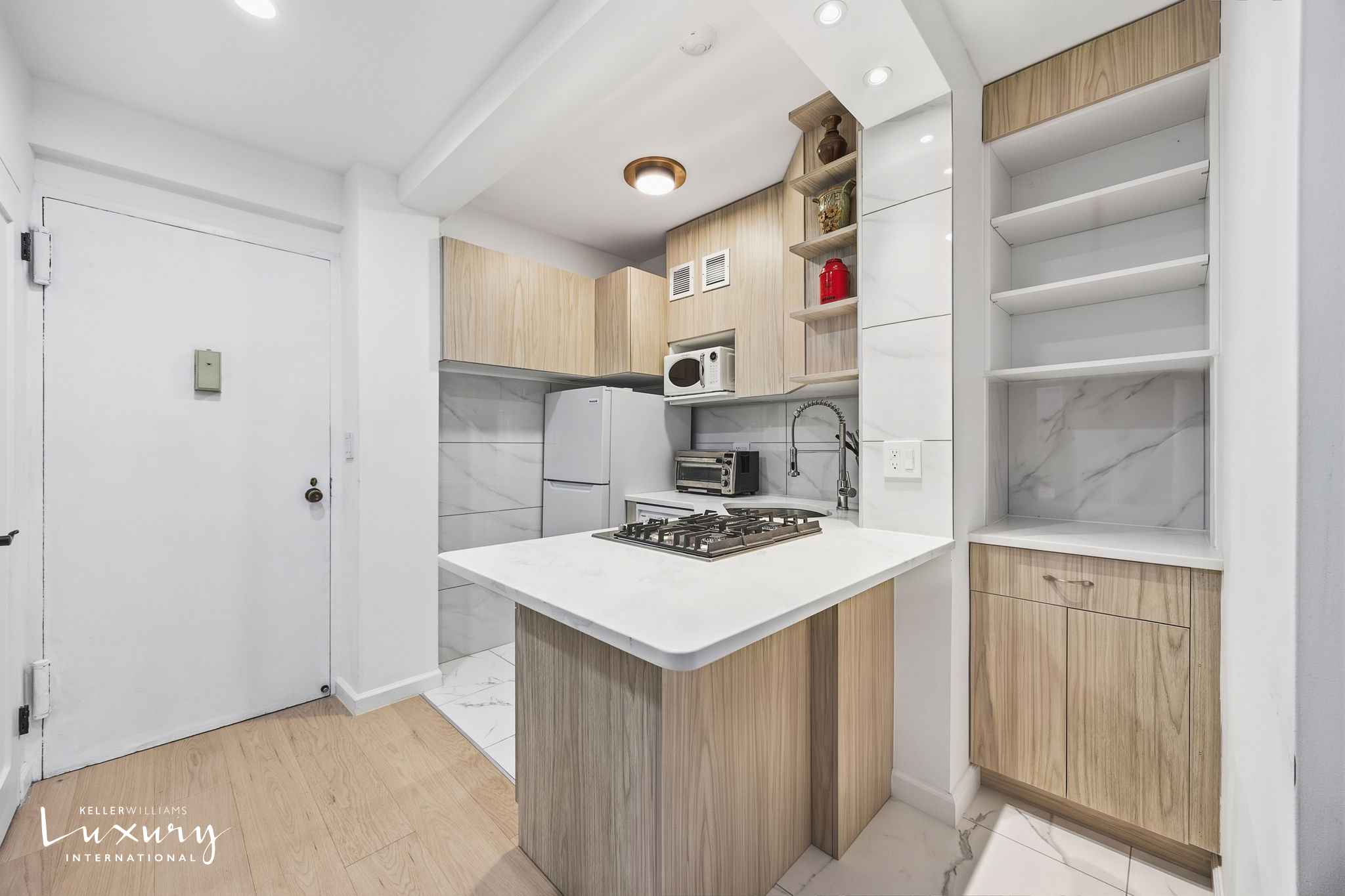 333 East 46th Street 17E Turtle Bay New York NY 10017