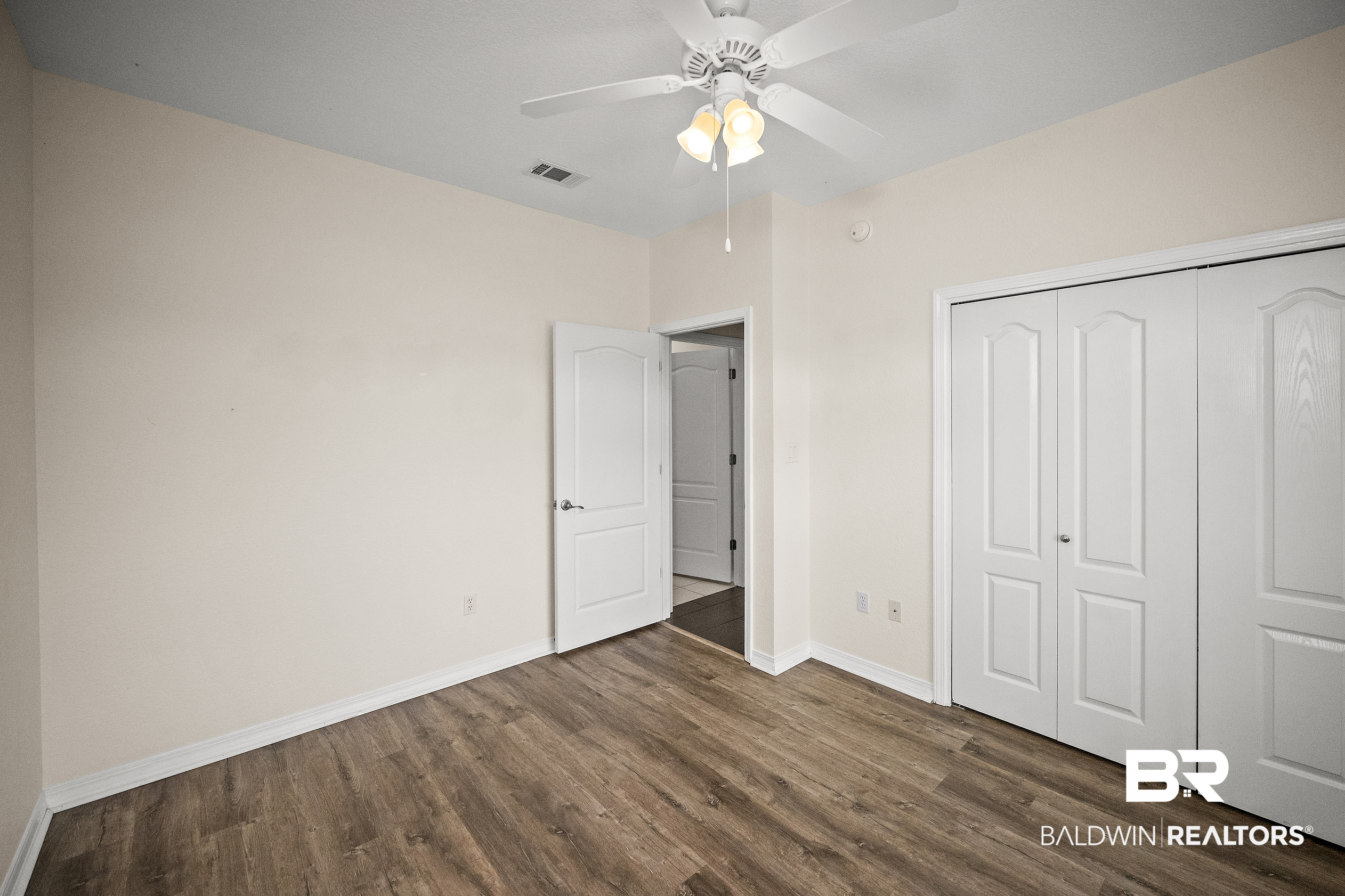 410807 | Photo 25