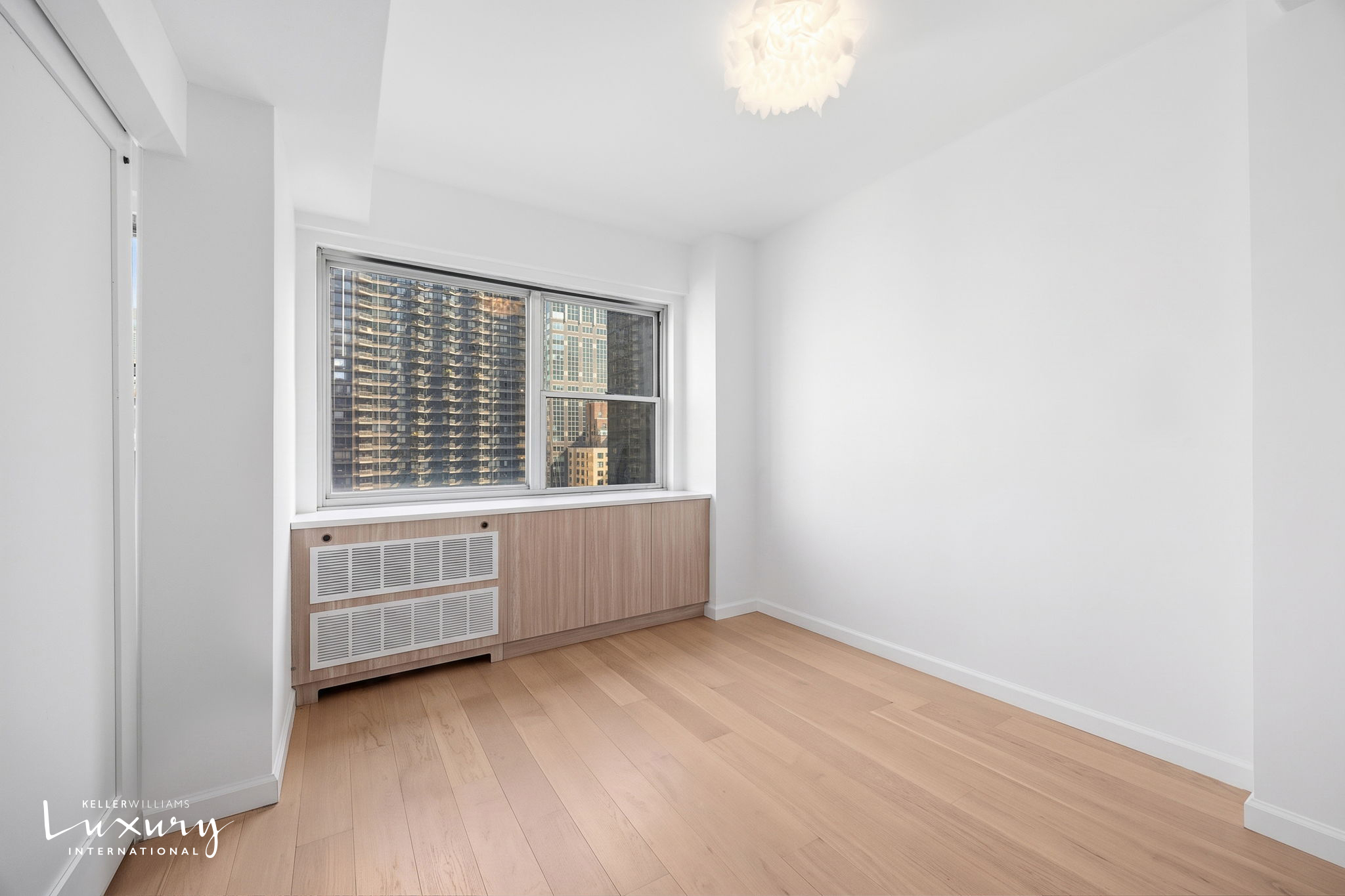 333 East 46th Street 17E Turtle Bay New York NY 10017