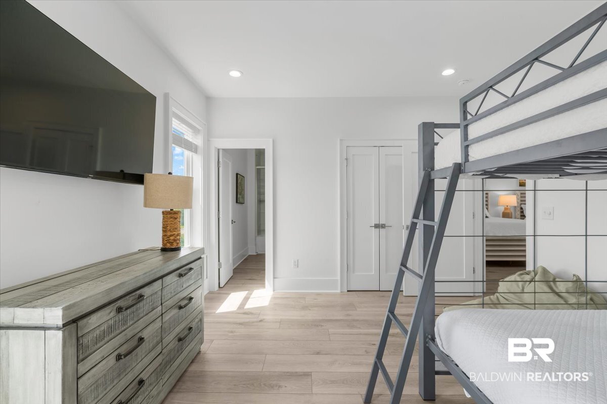 410681 | Photo 71