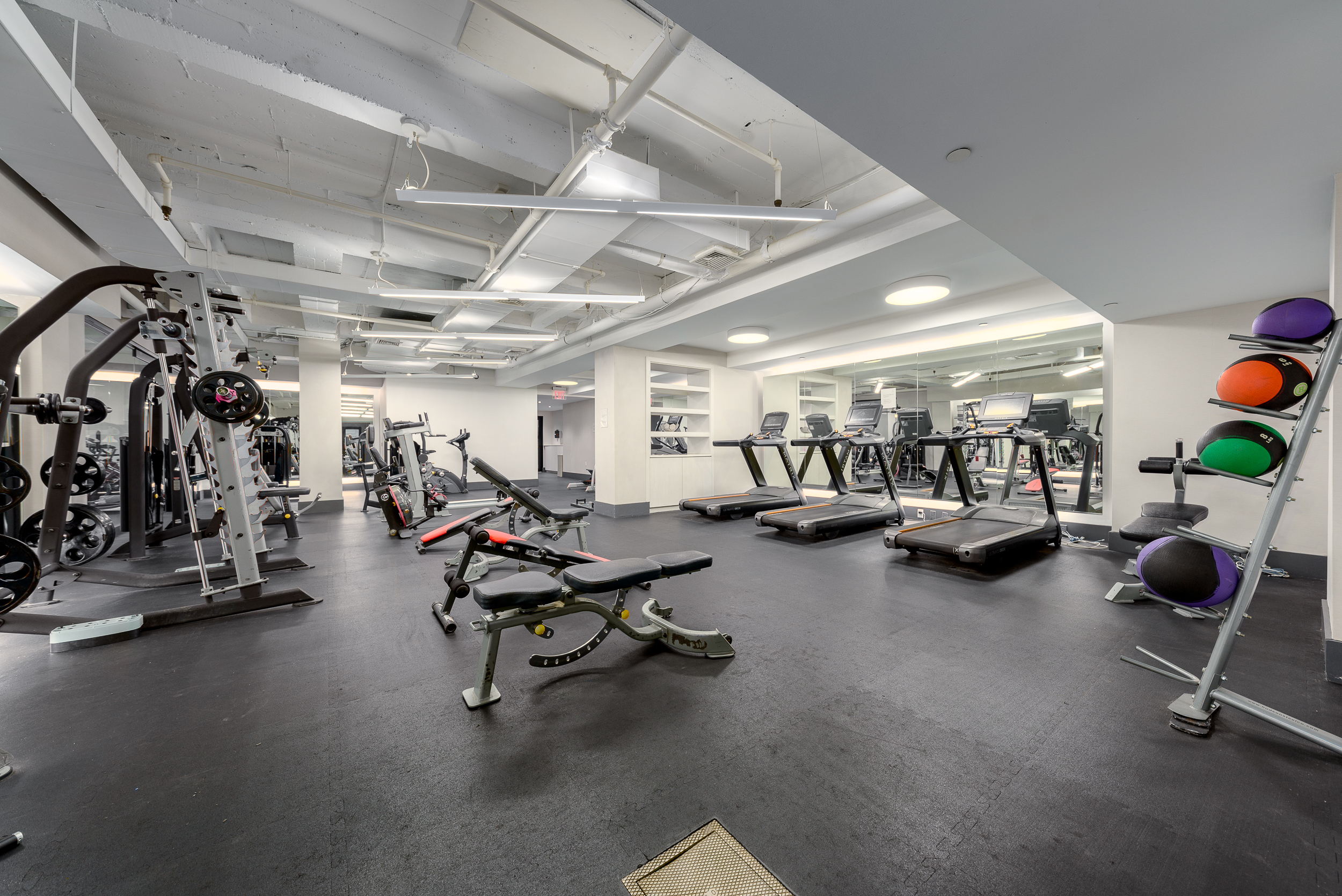 416 West 52nd Street Clinton New York NY 10019