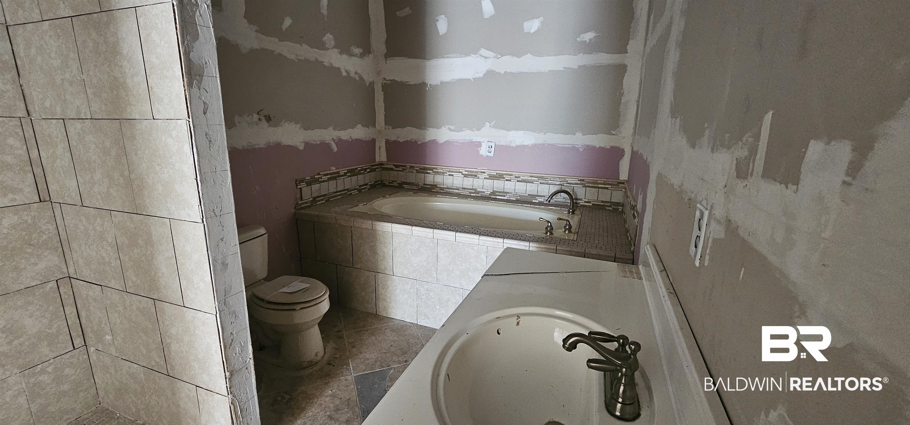 410846 | Photo 28