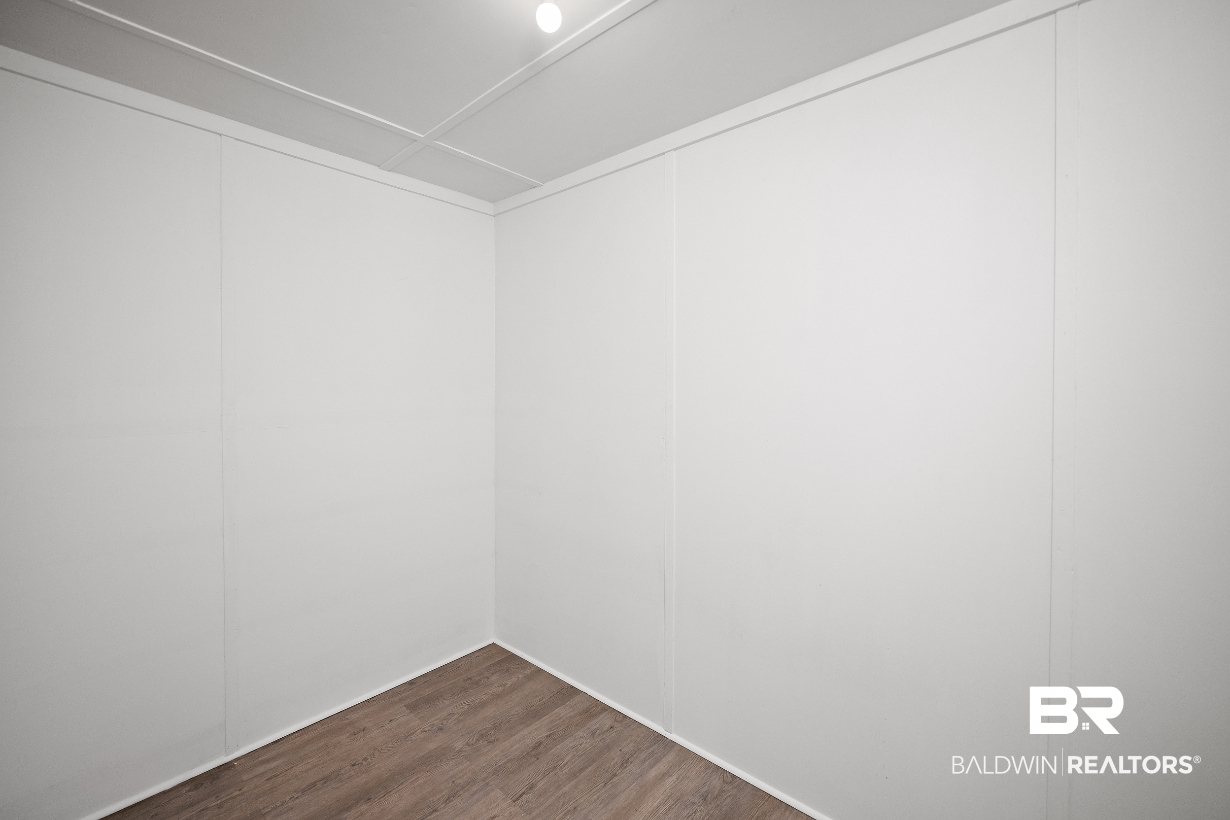 410790 | Photo 24