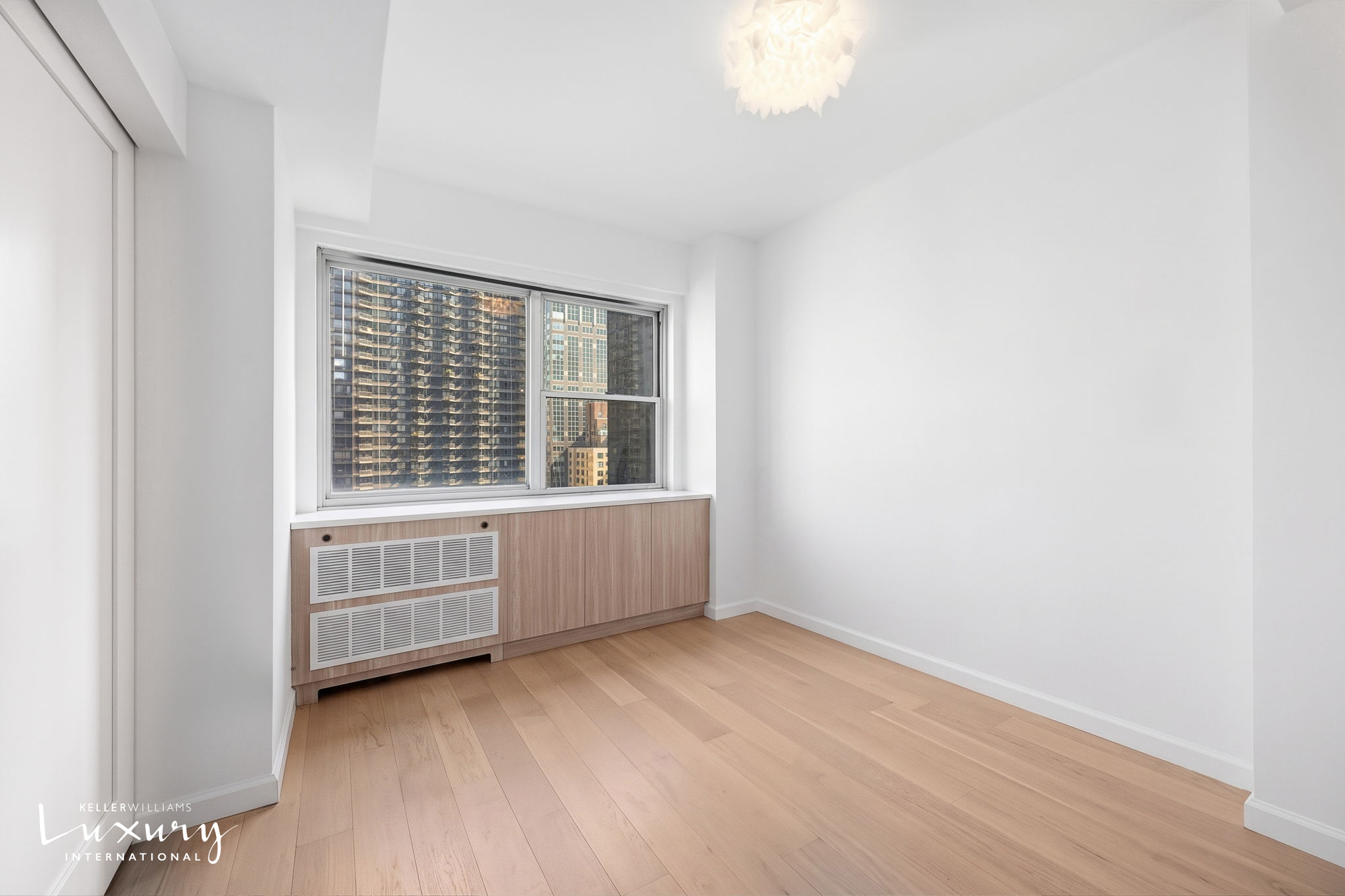 333 East 46th Street 17E Turtle Bay New York NY 10017