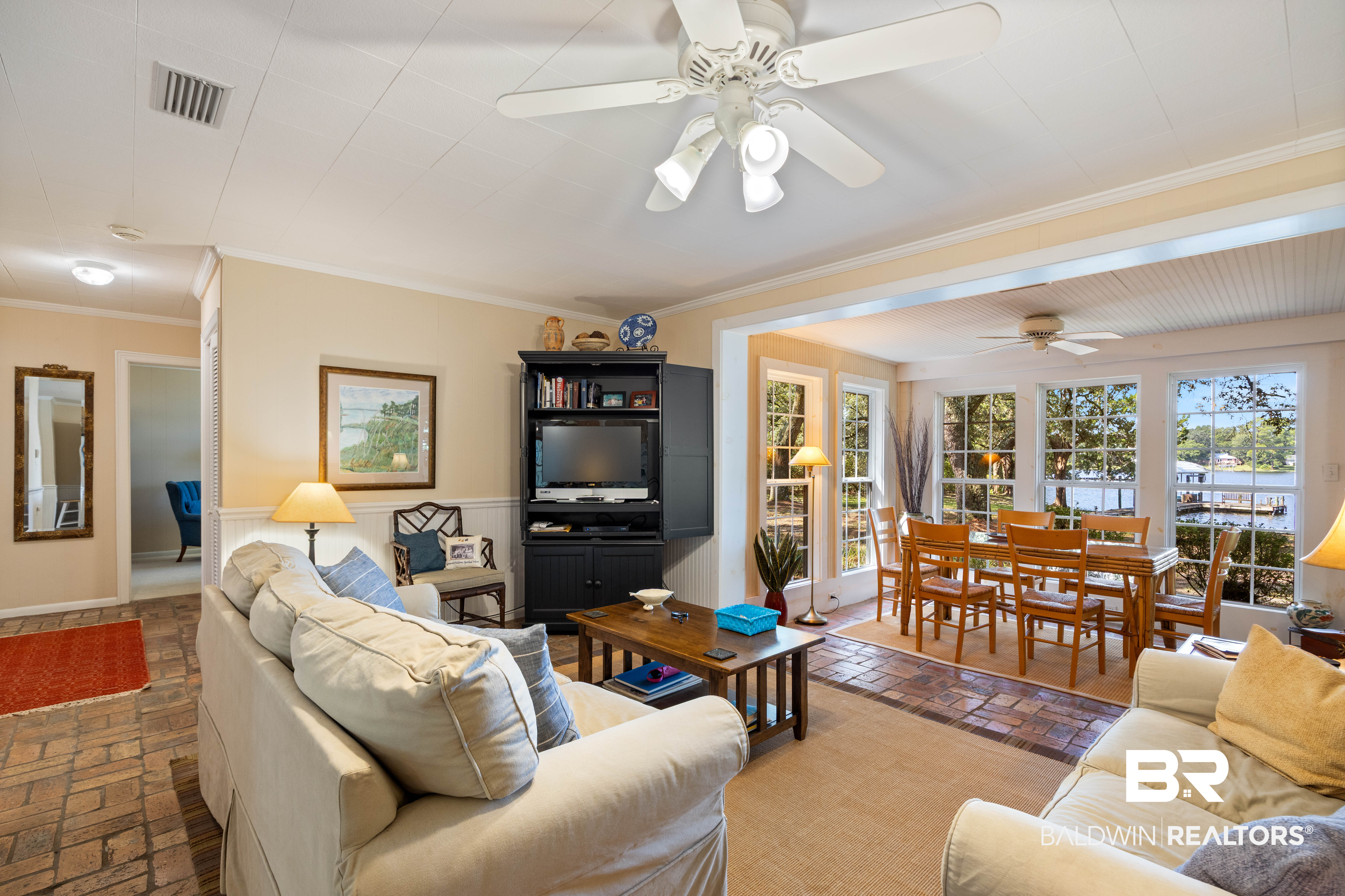 411026 | Photo 31