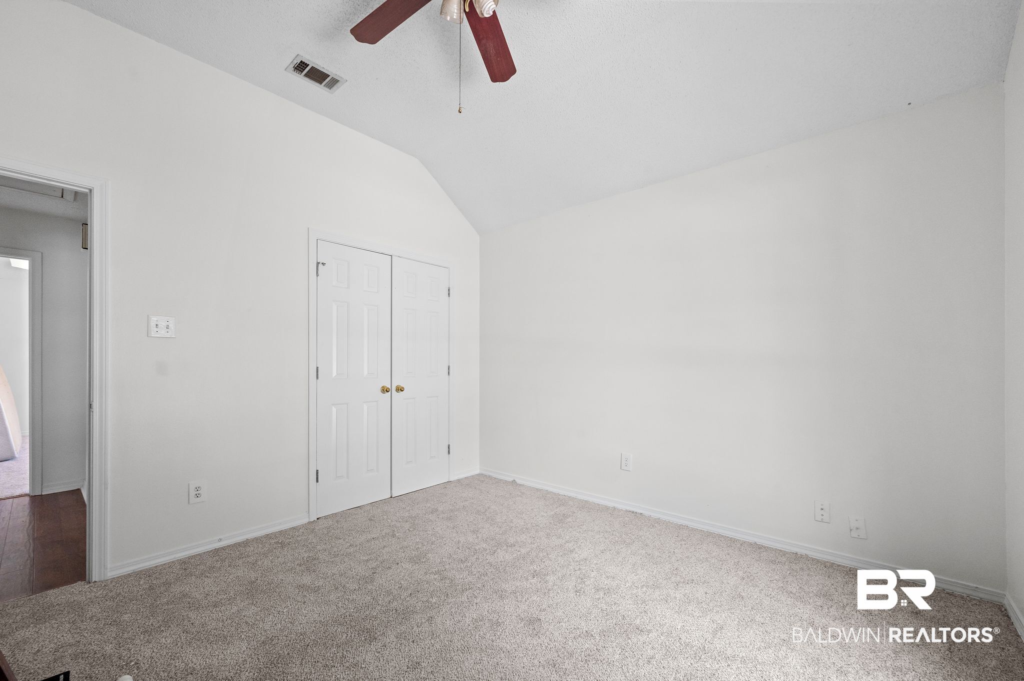 410545 | Photo 17