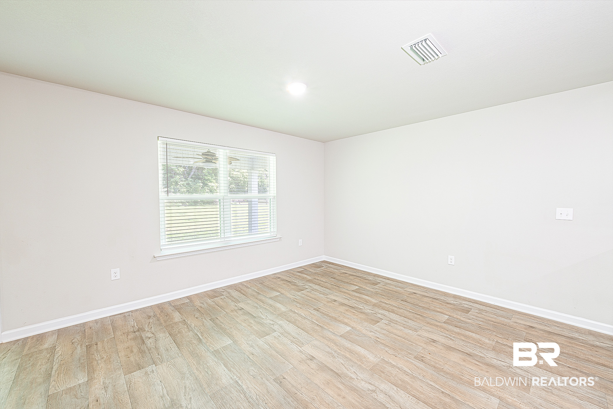 411097 | Photo 21