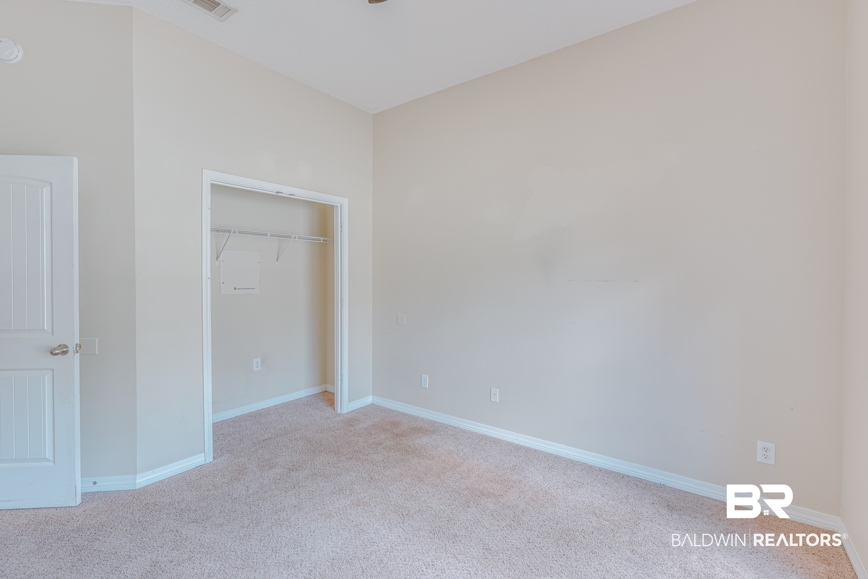 411102 | Photo 22