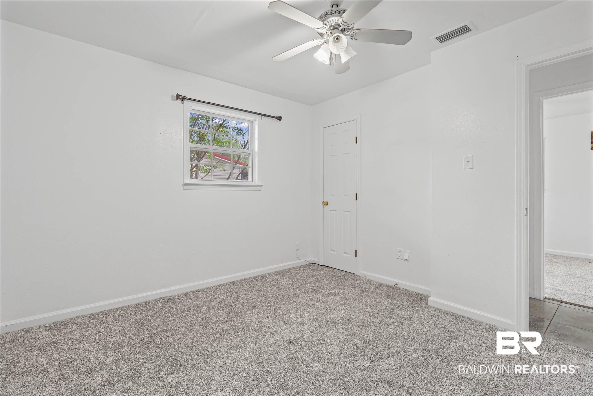 411101 | Photo 13
