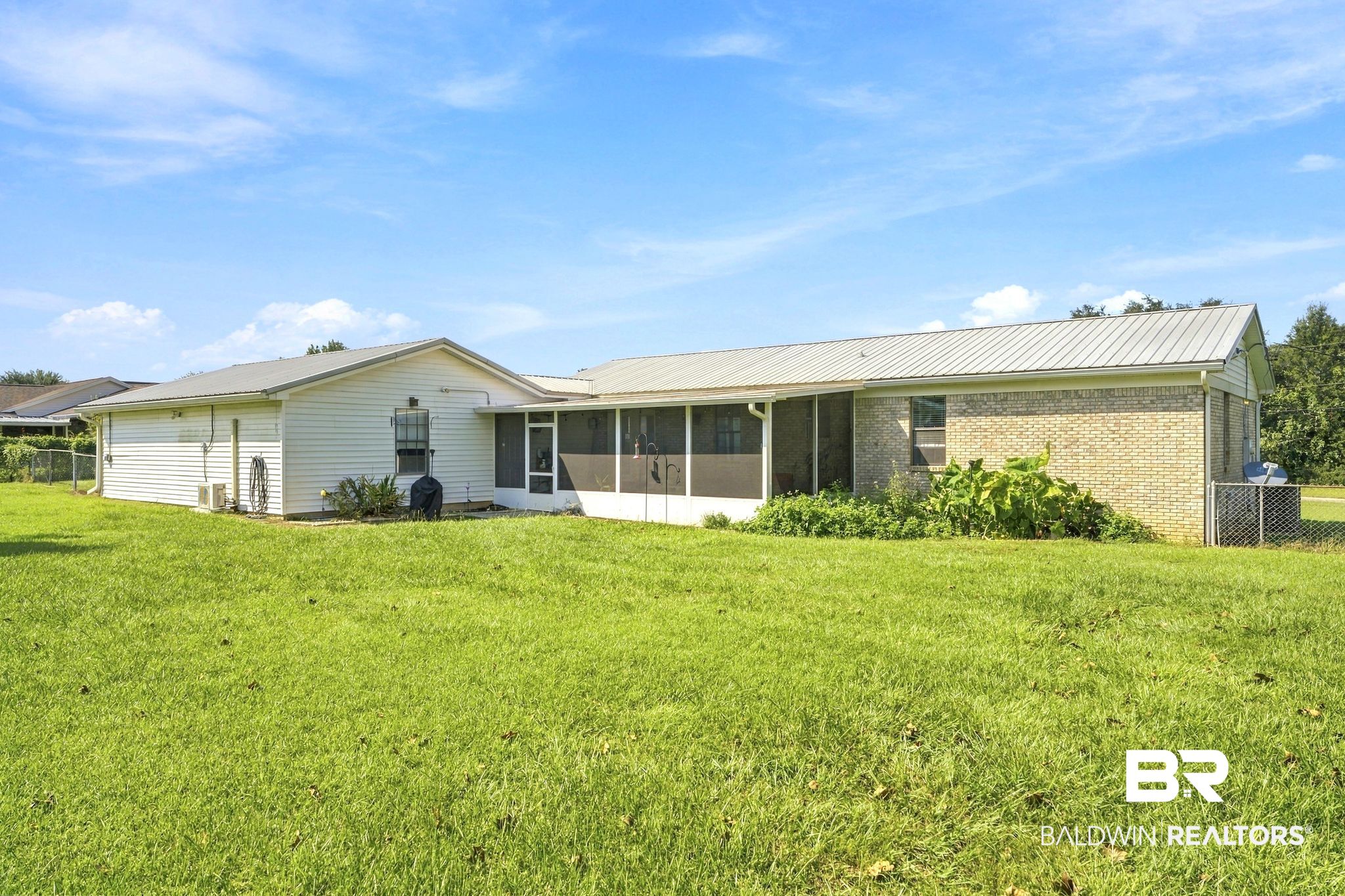 410350 | Photo 26