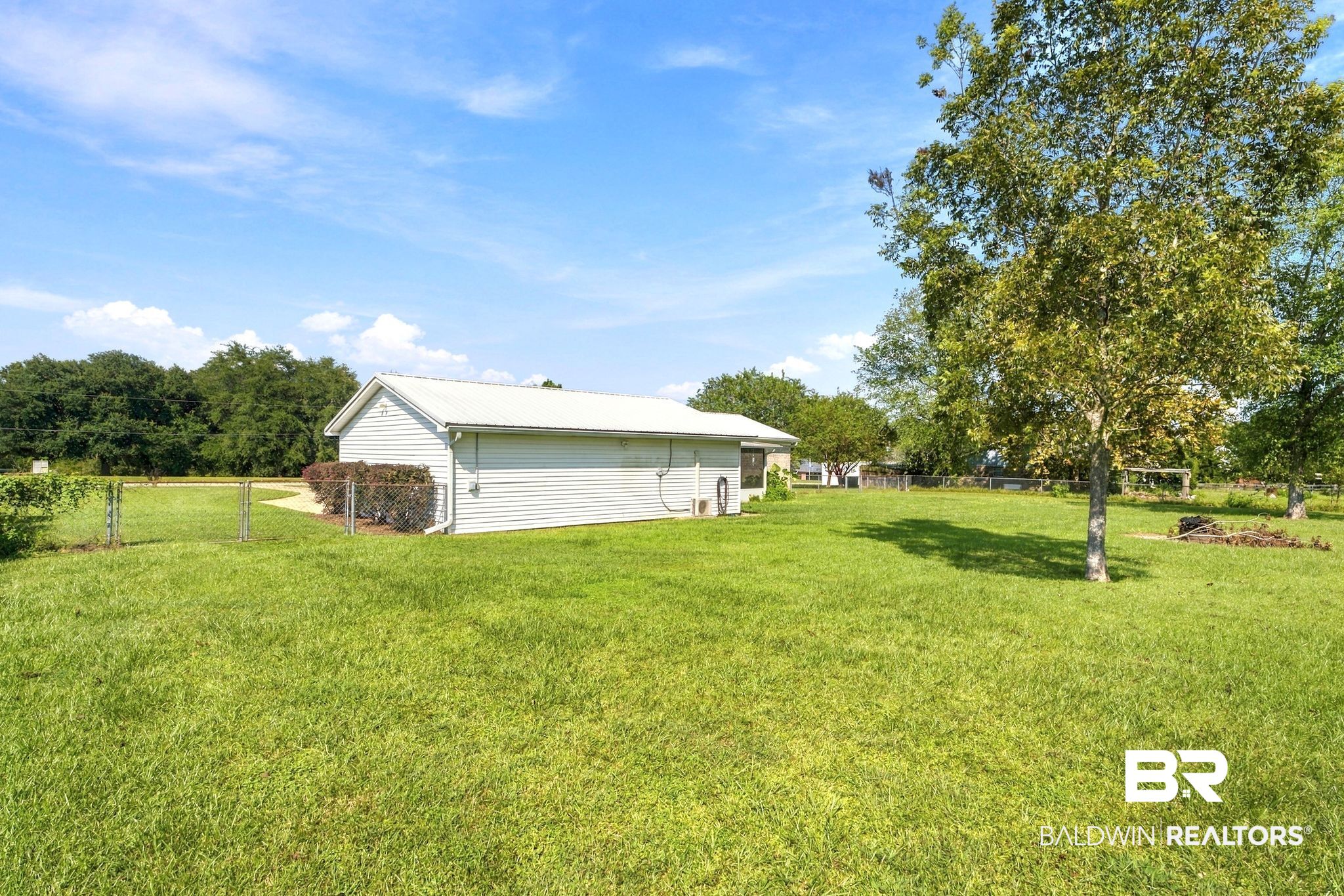410350 | Photo 28