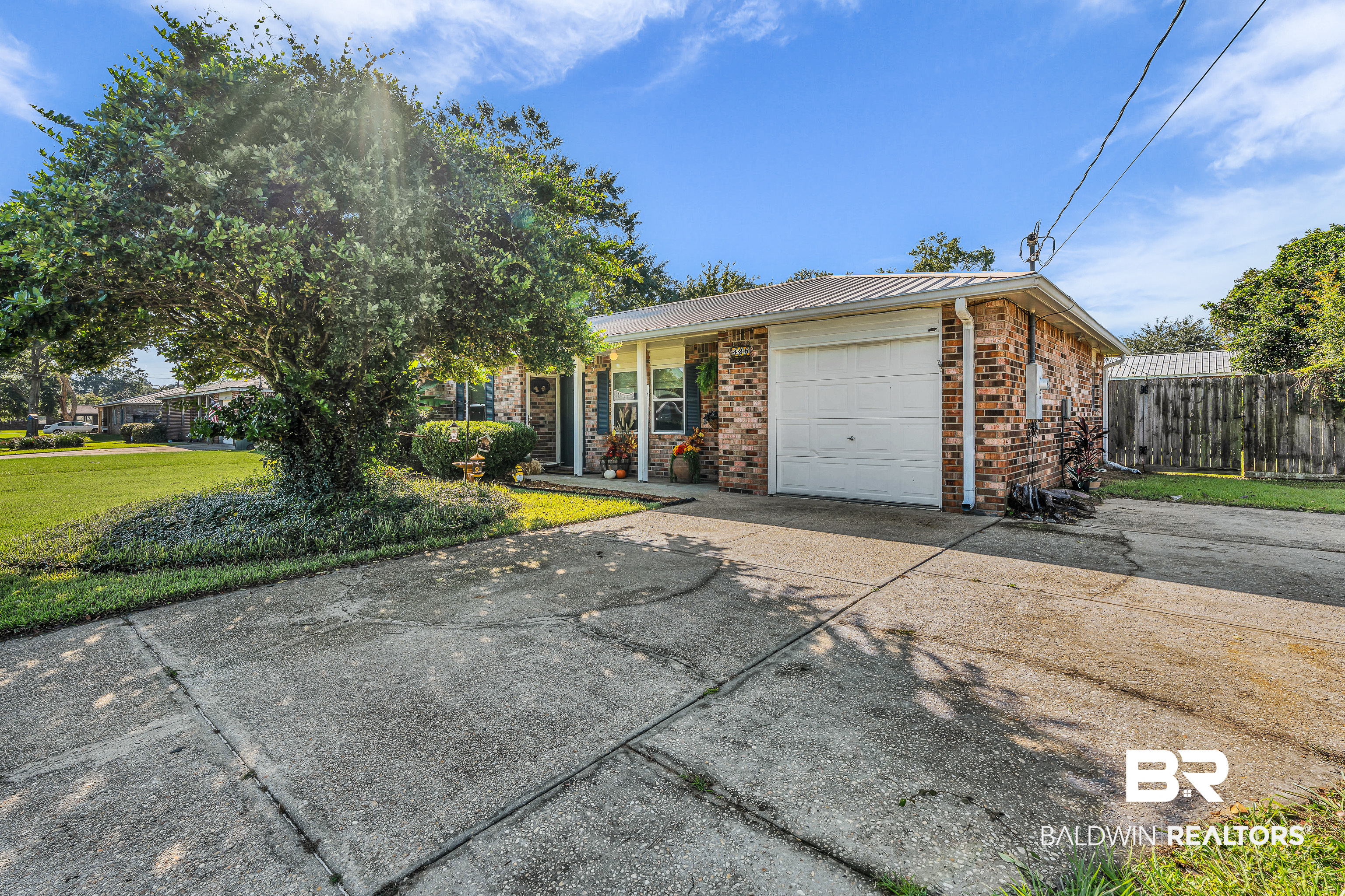Photo 3 of Townhouse for sale at 425 Cedar Ct, Foley, AL 36535 | MLS# 411054 | Listing updated on 2026-09-24