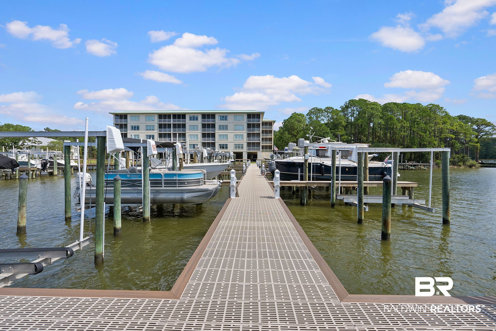 411103 | Photo 43