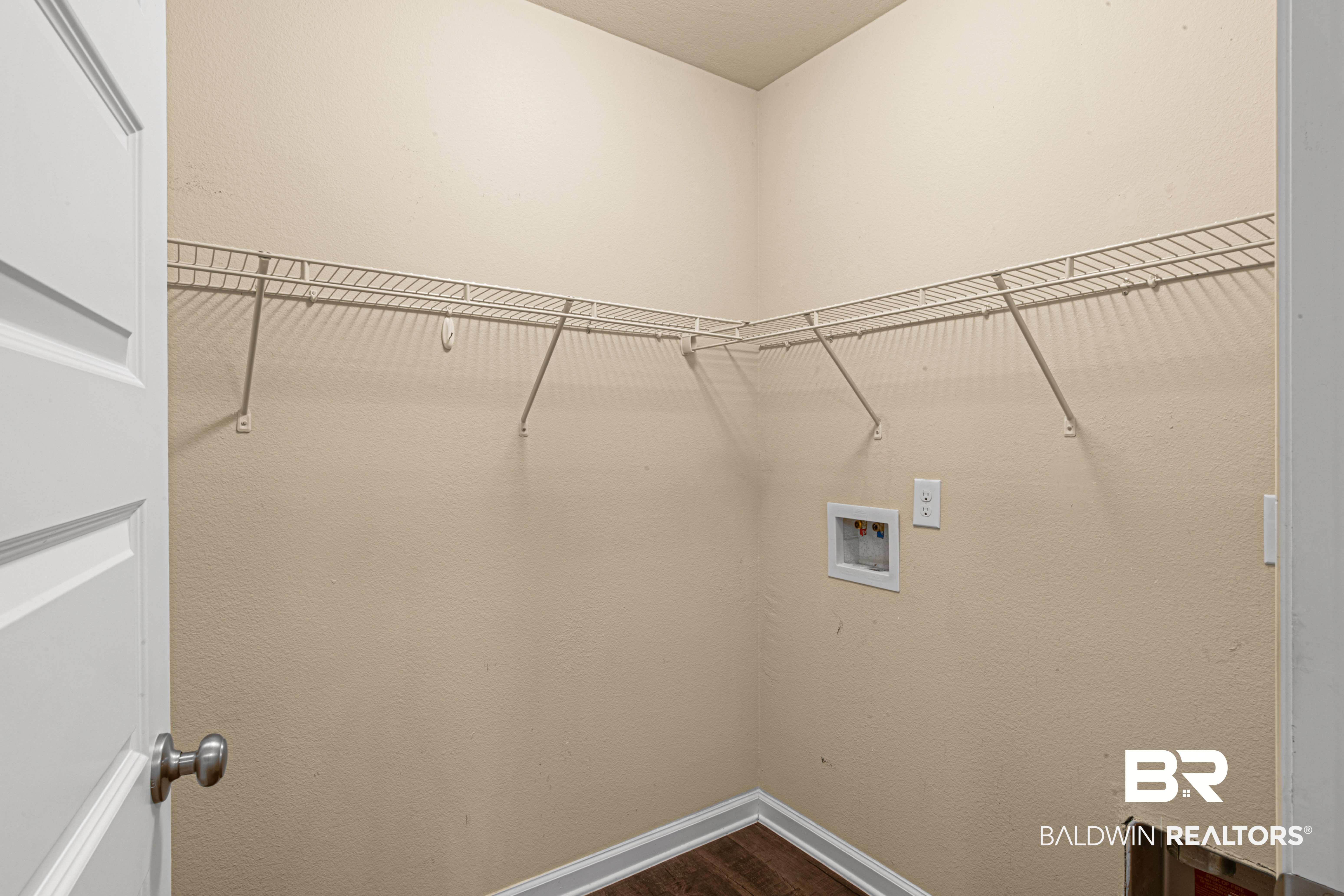 410943 | Photo 28