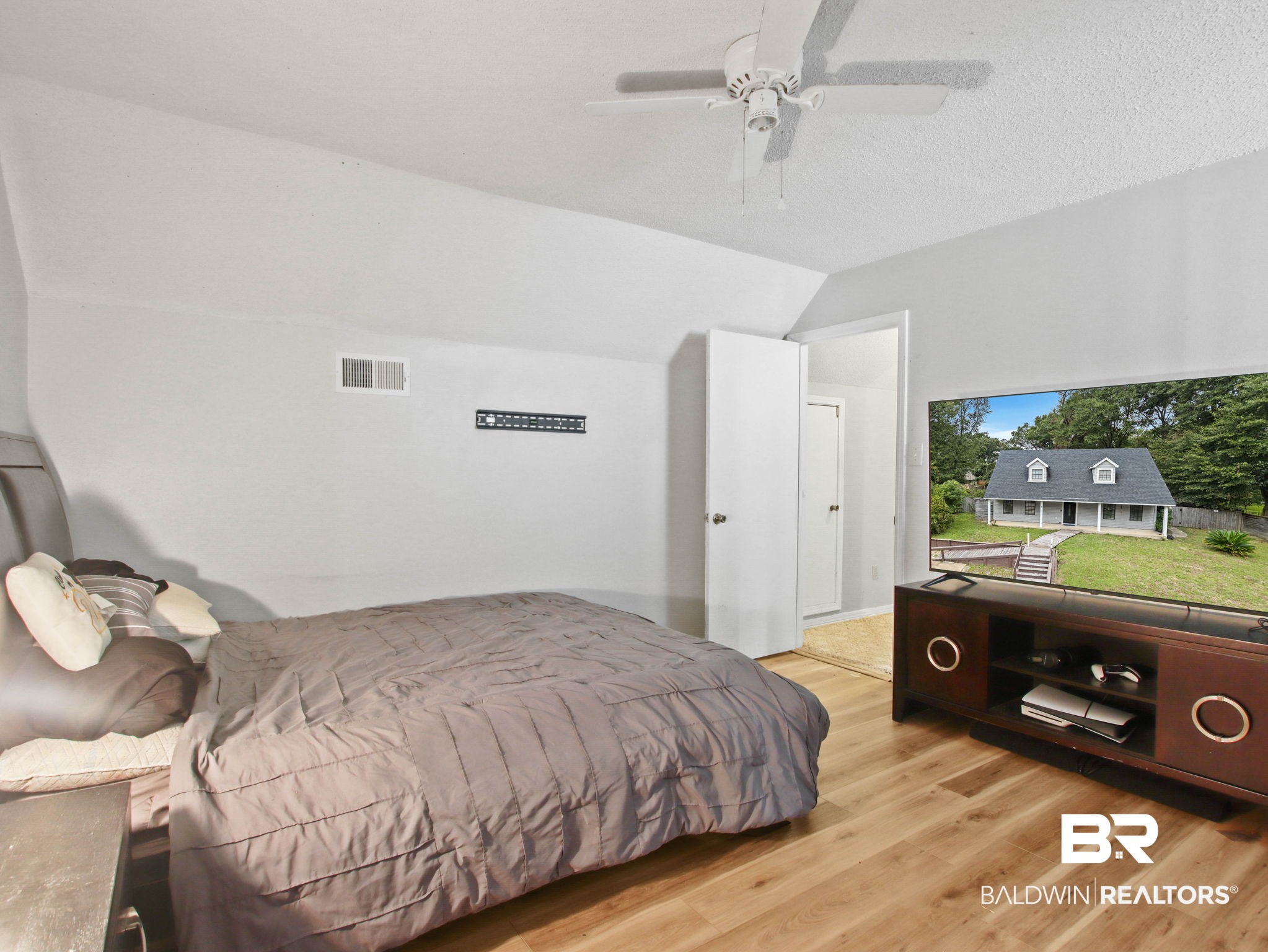 411158 | Photo 28