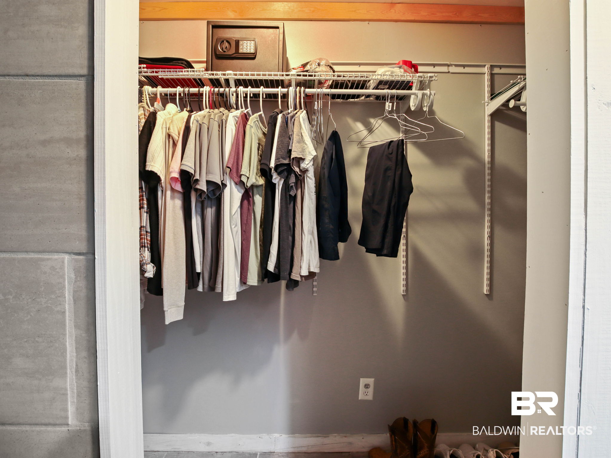 411158 | Photo 22