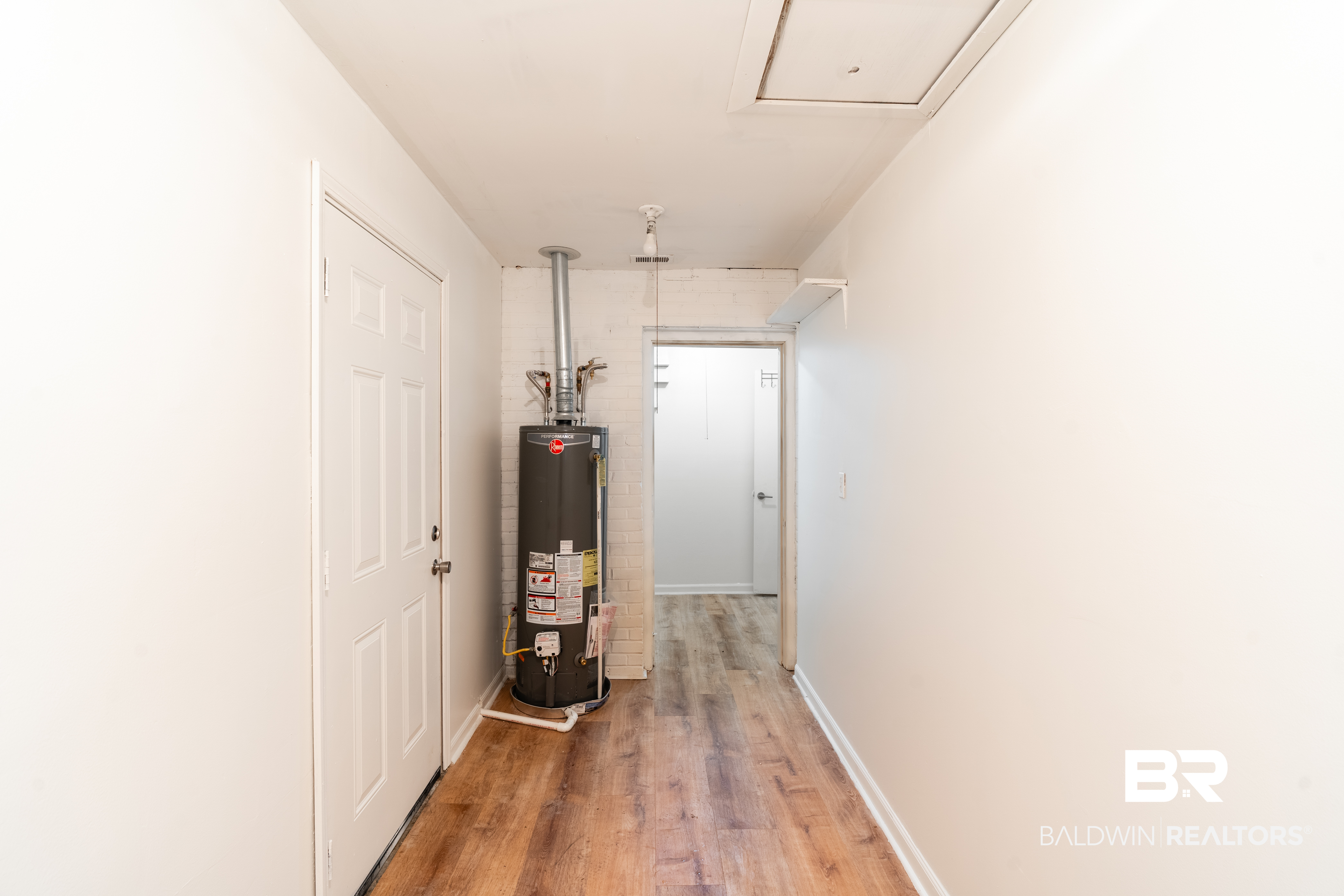 411144 | Photo 11