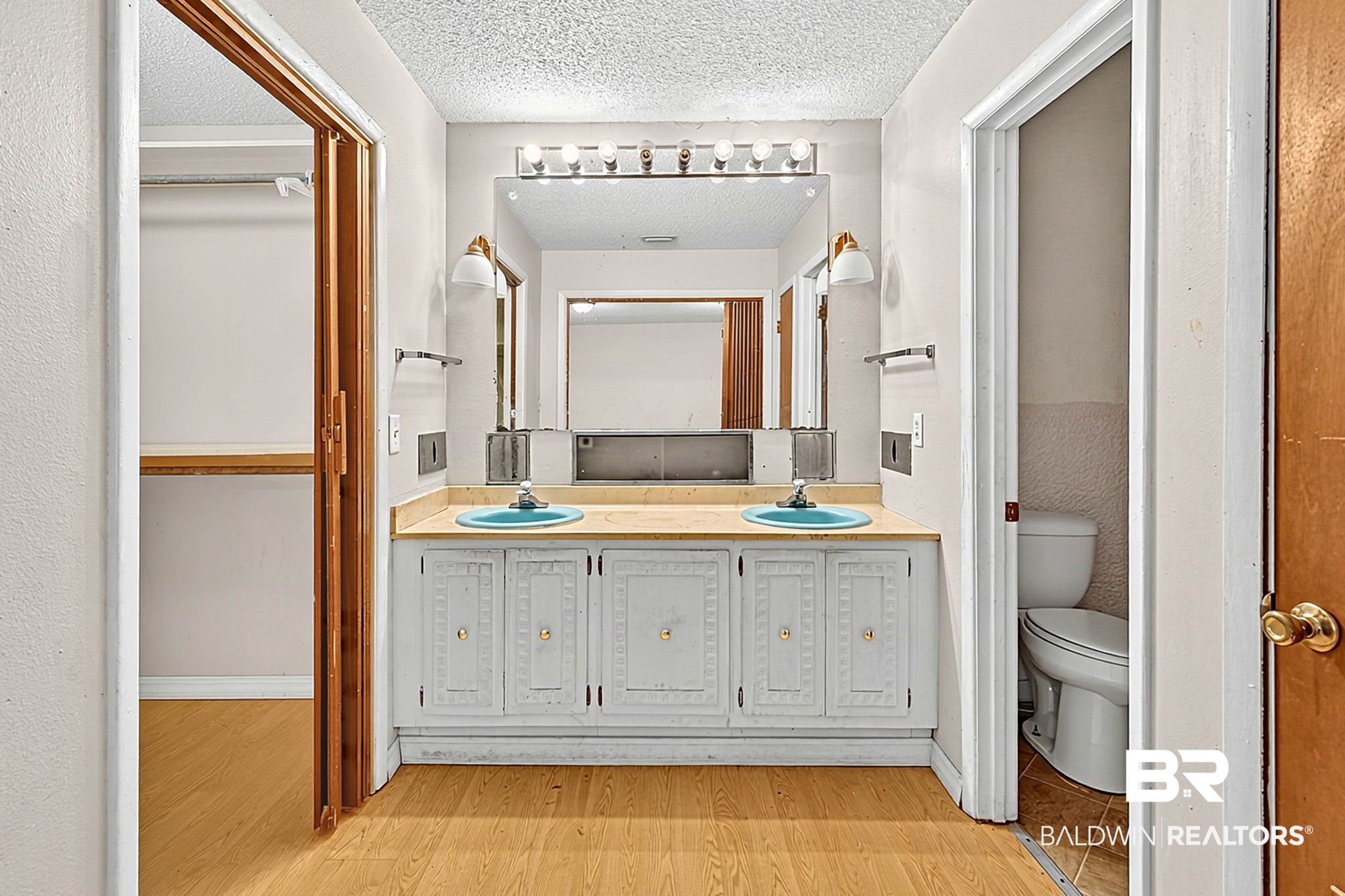 411175 | Photo 25