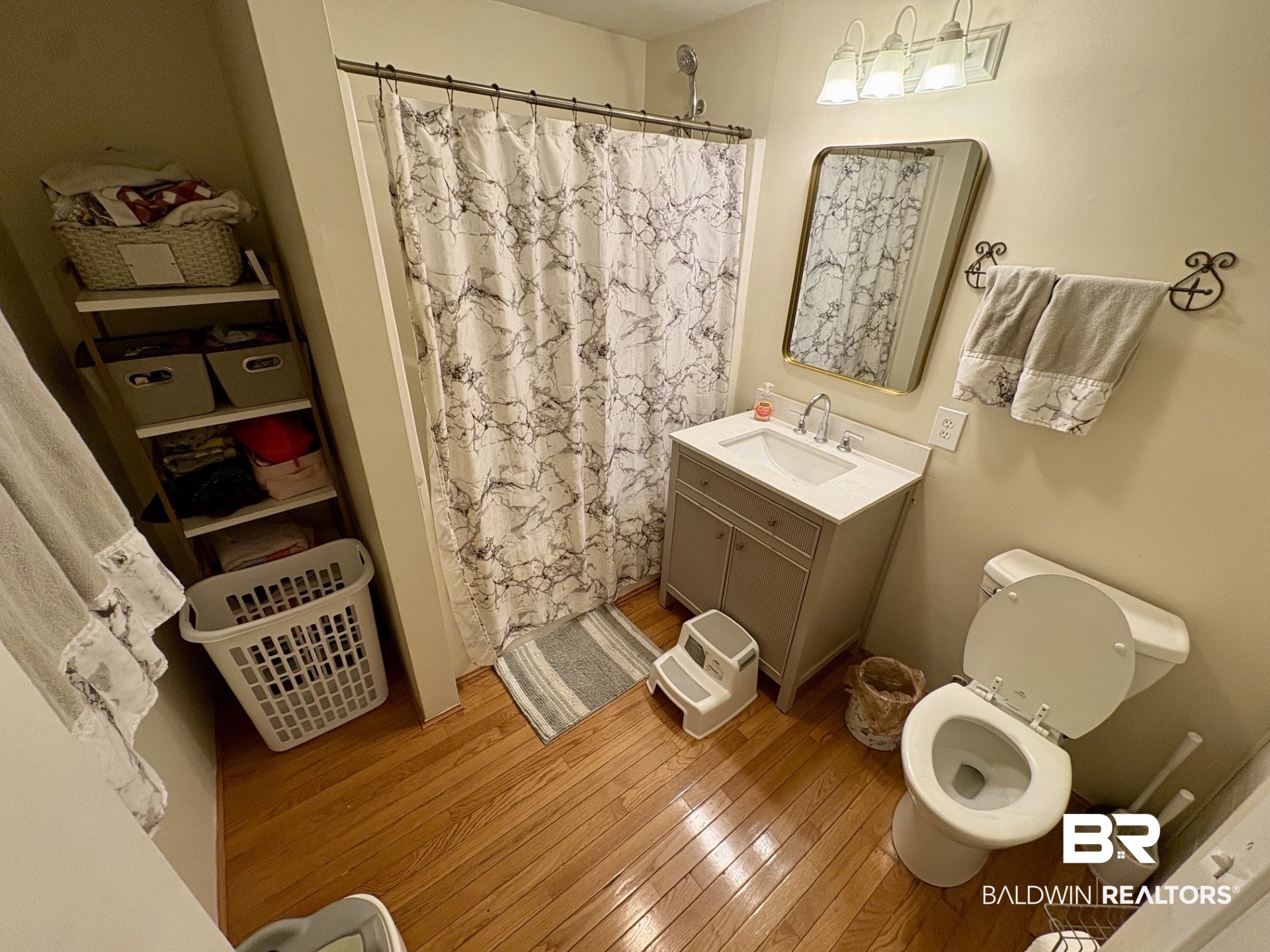 411270 | Photo 17