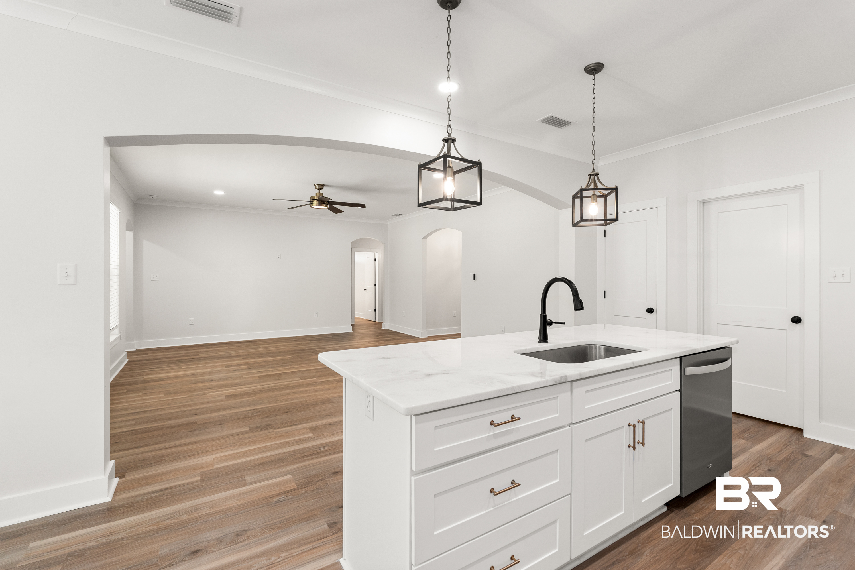 411288 | Photo 7