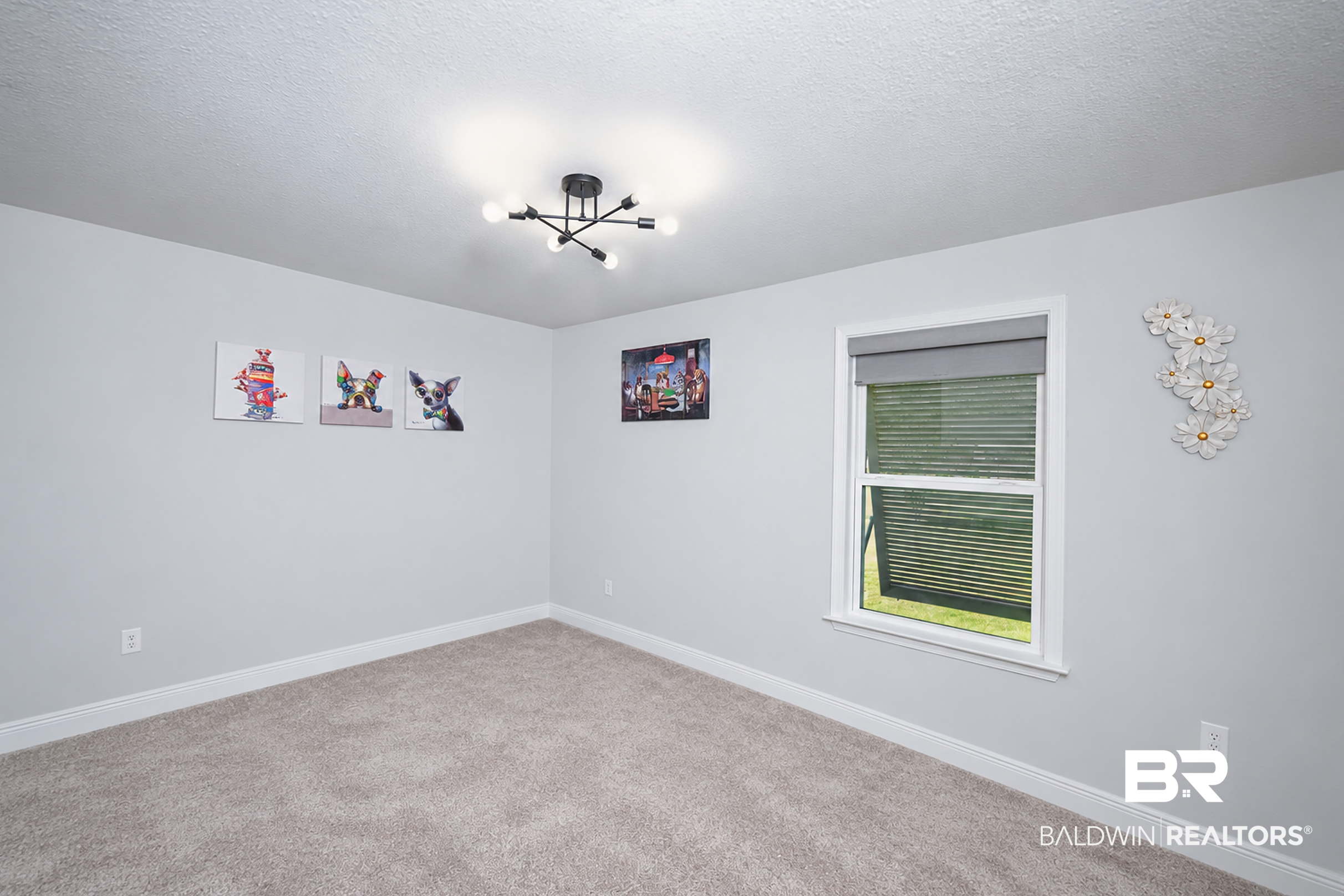 411295 | Photo 28