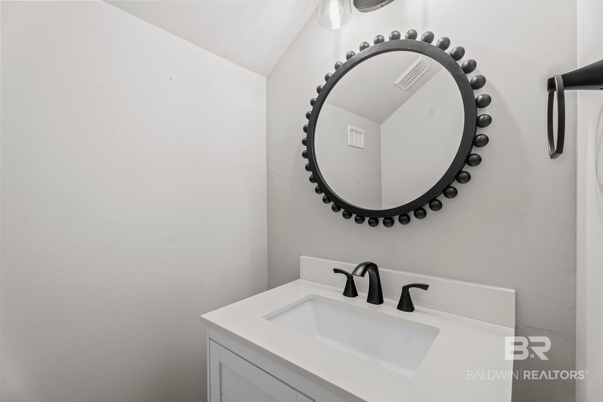 411306 | Photo 21