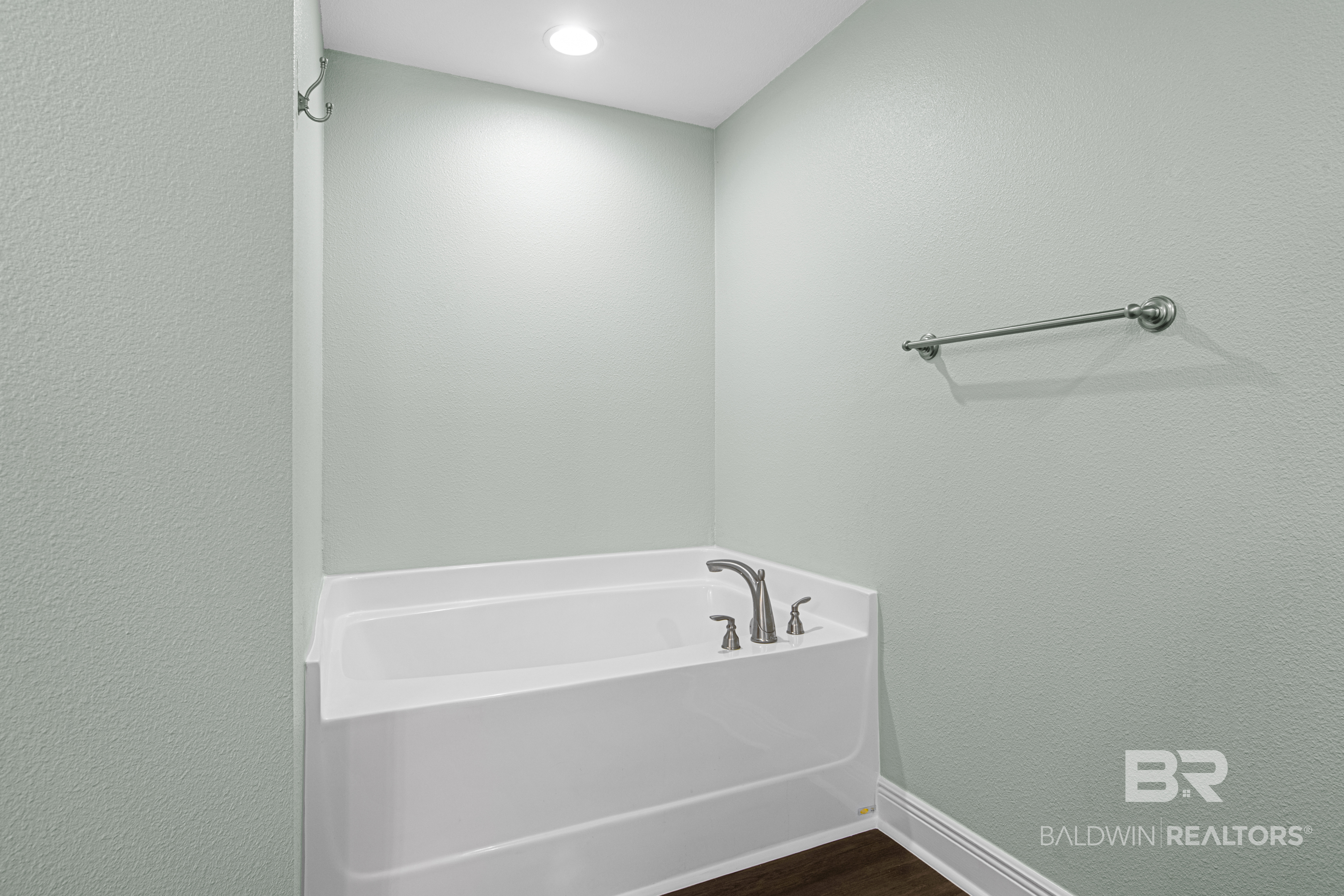 411310 | Photo 27