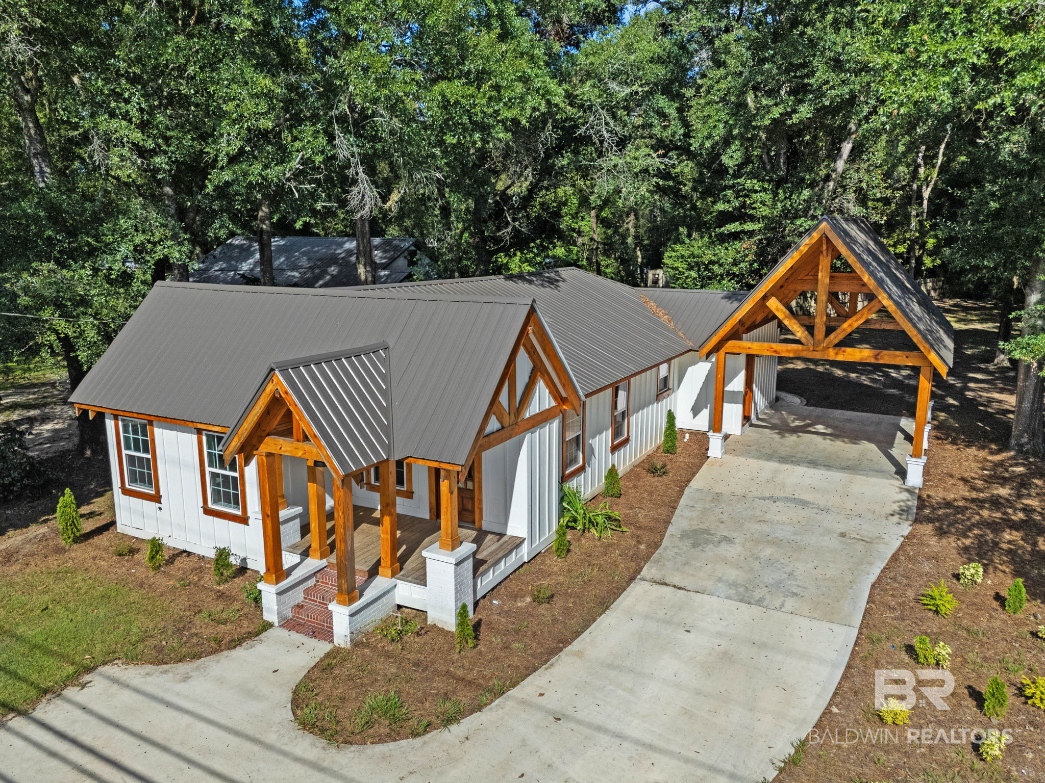 Photo 2 of Single family home for sale at 613 Forrest Ave, Brewton, AL 36426 | MLS# 411202 | Listing updated on 2026-09-29