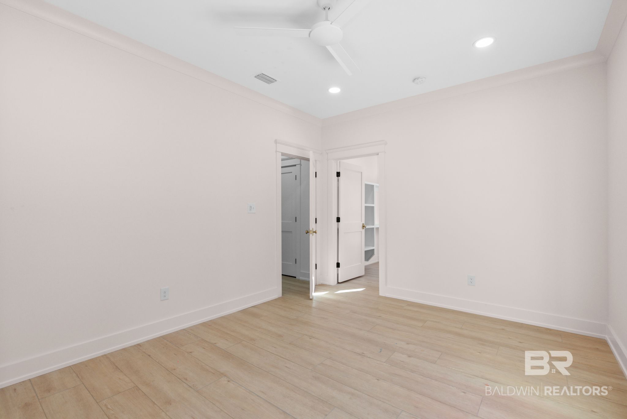 411264 | Photo 45