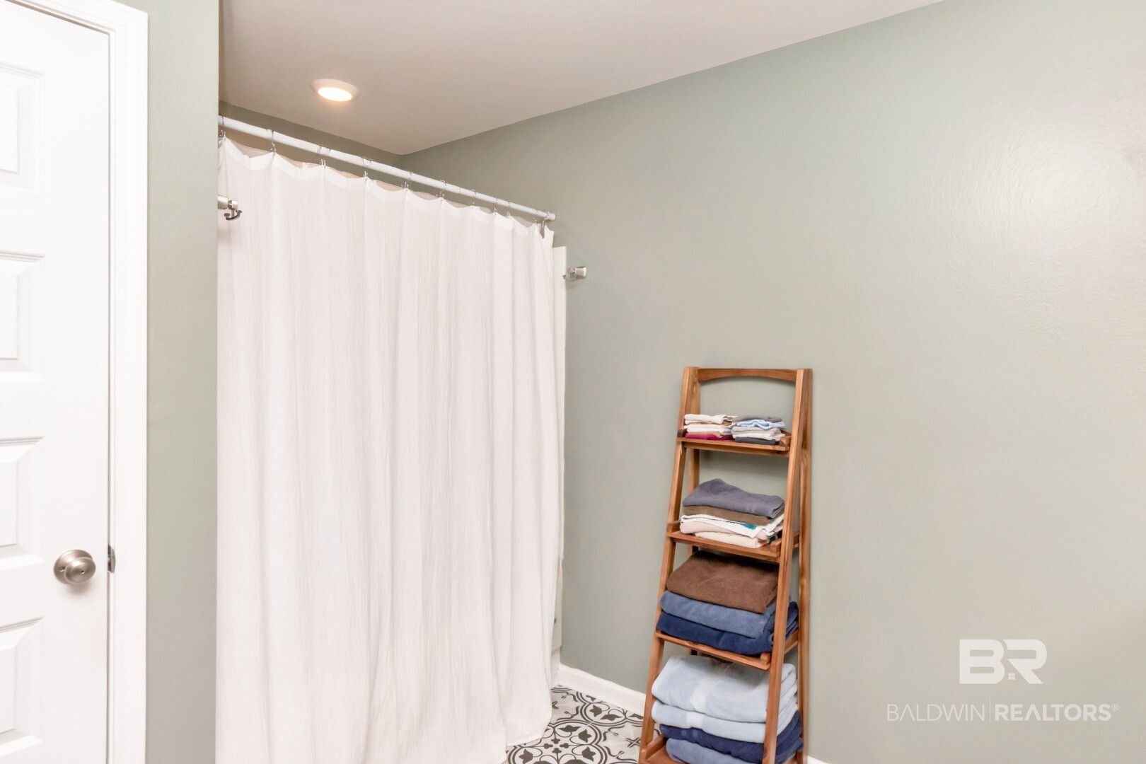411350 | Photo 23