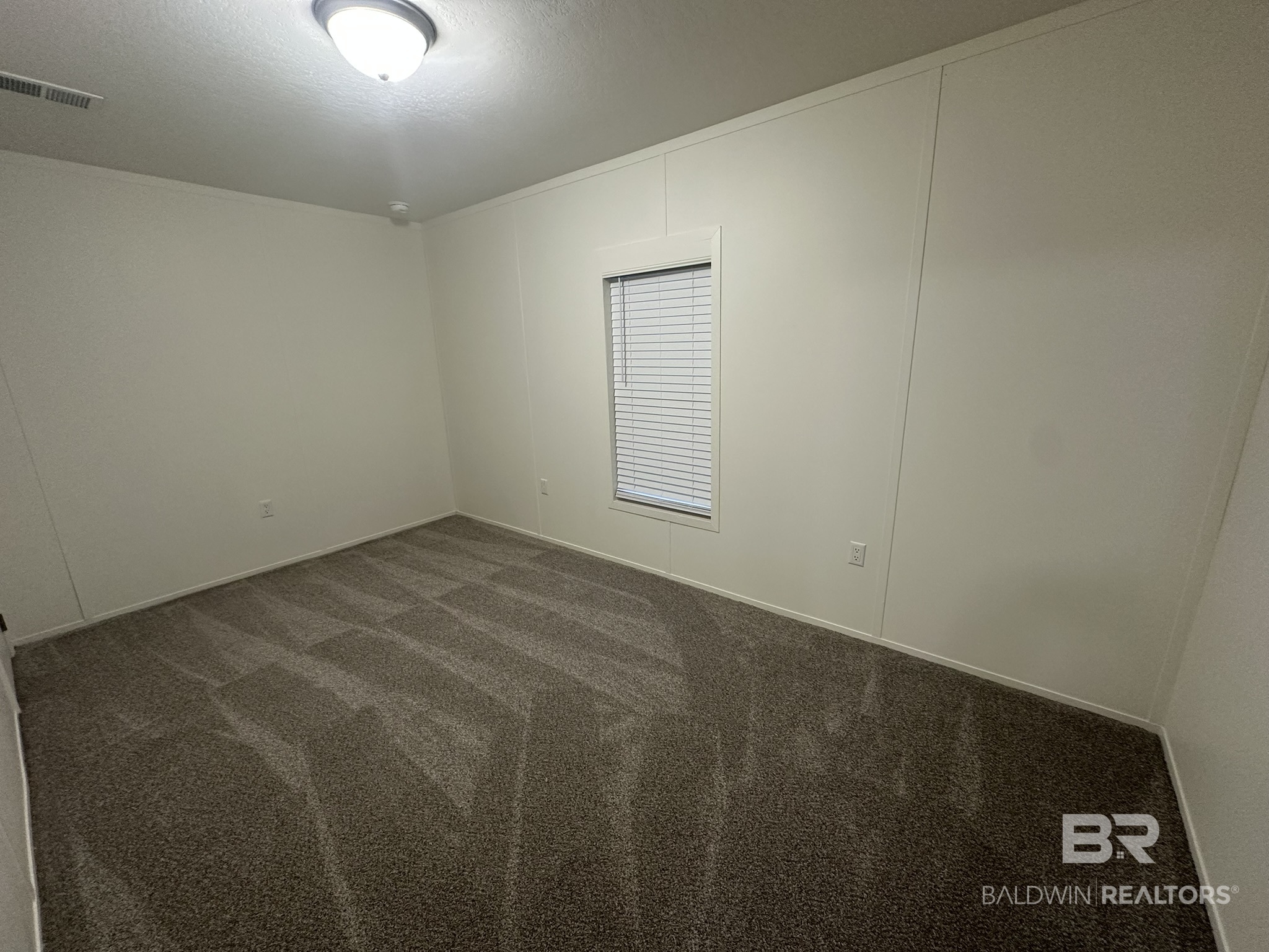 411166 | Photo 23
