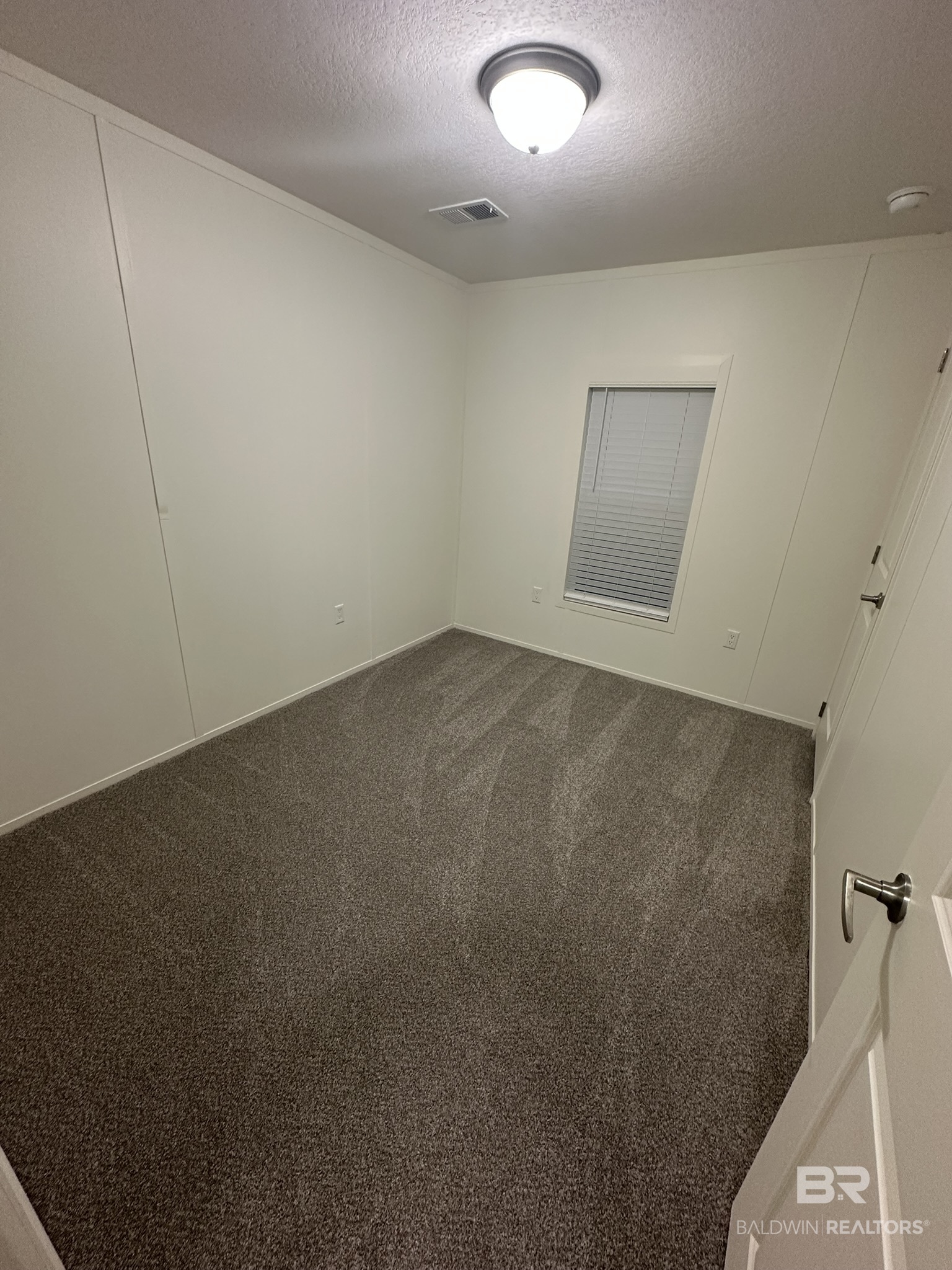 411166 | Photo 22