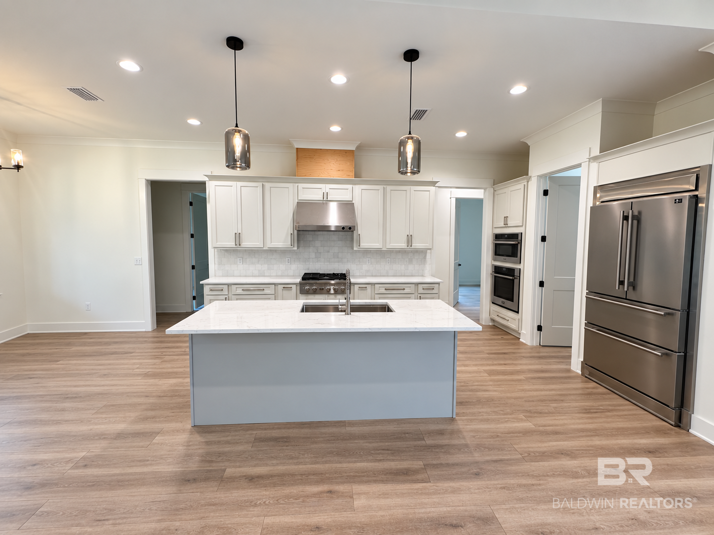 Photo 3 of Single family home for sale at 21045 Live Oak Cir, Gulf Shores, AL 36542 | MLS# 399563 | Listing updated on 2026-10-06