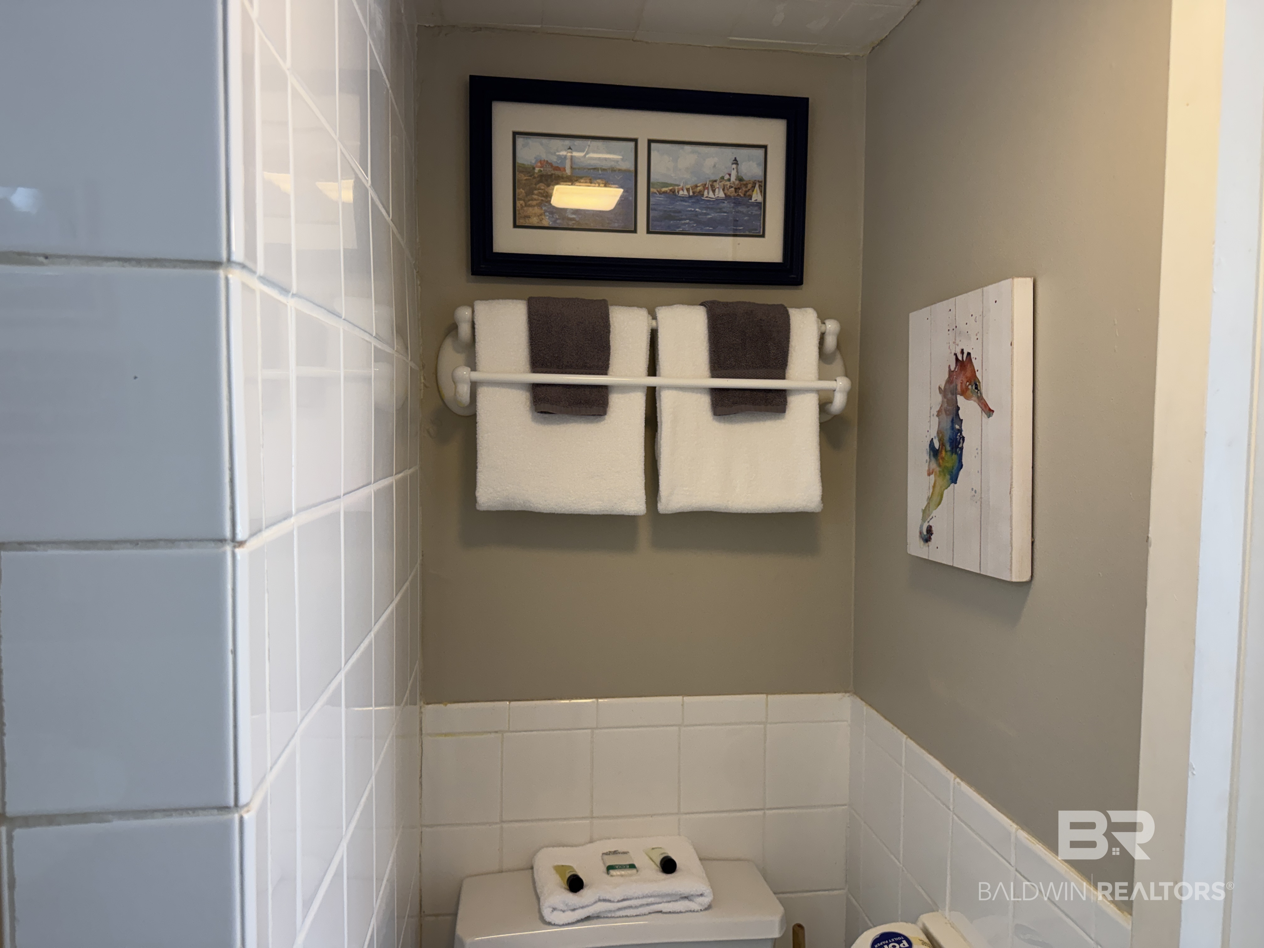 411330 | Photo 26