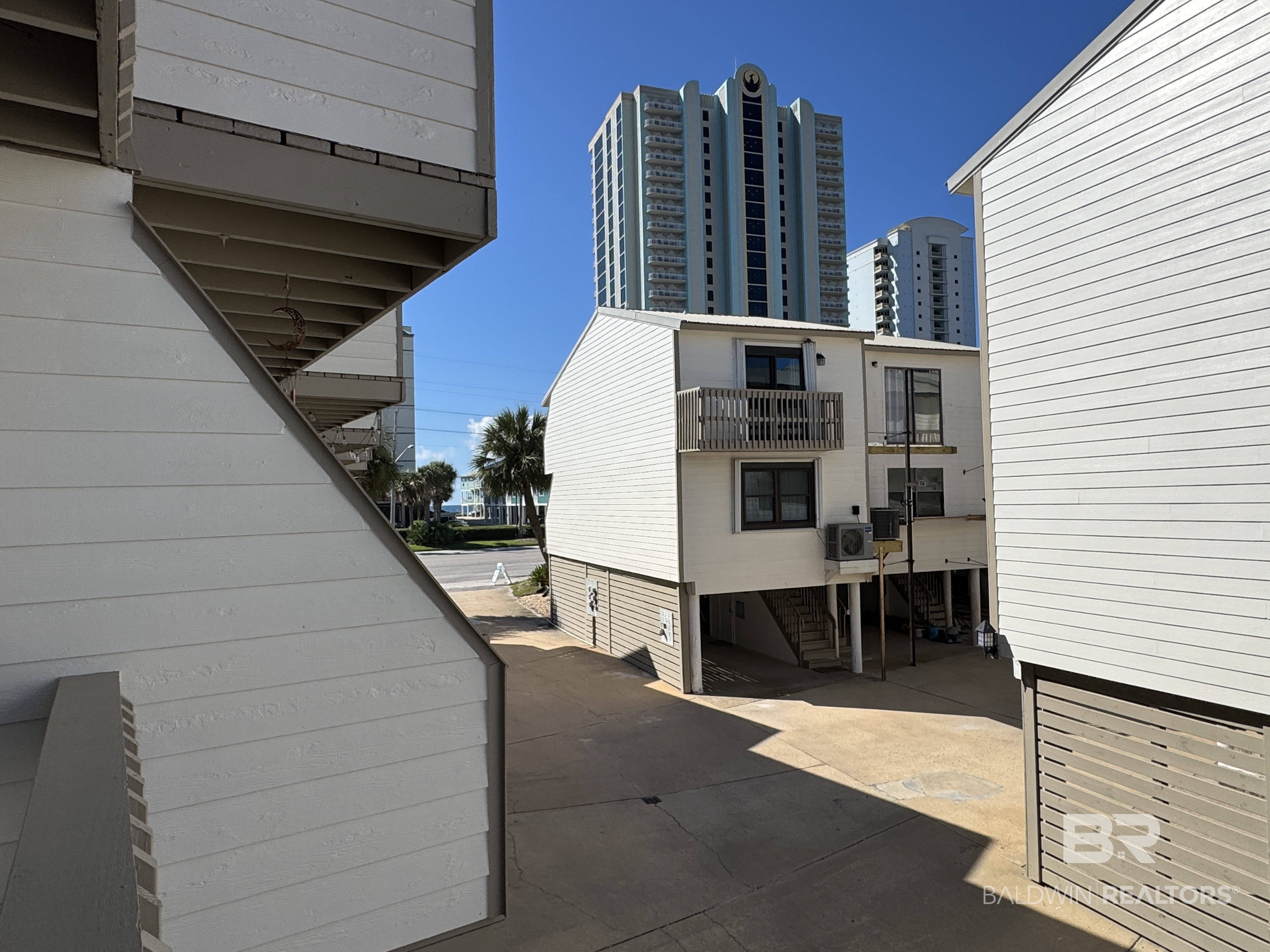 411330 | Photo 14