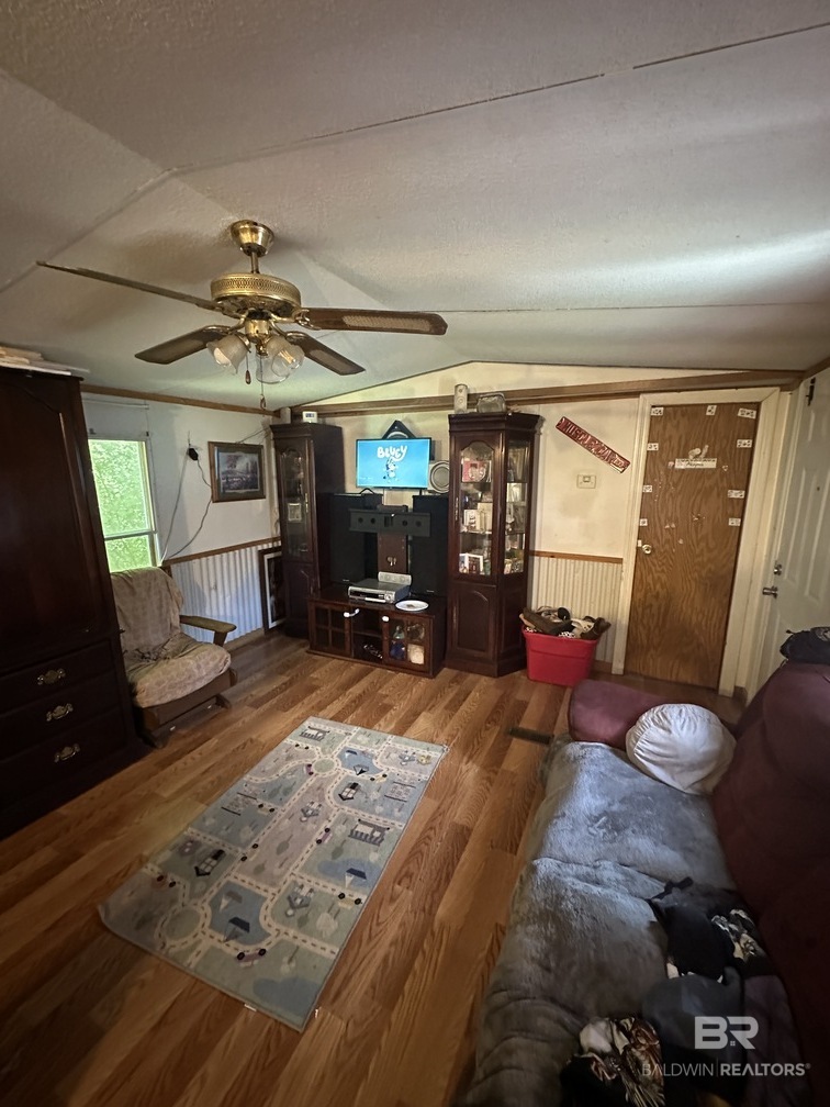 411453 | Photo 16