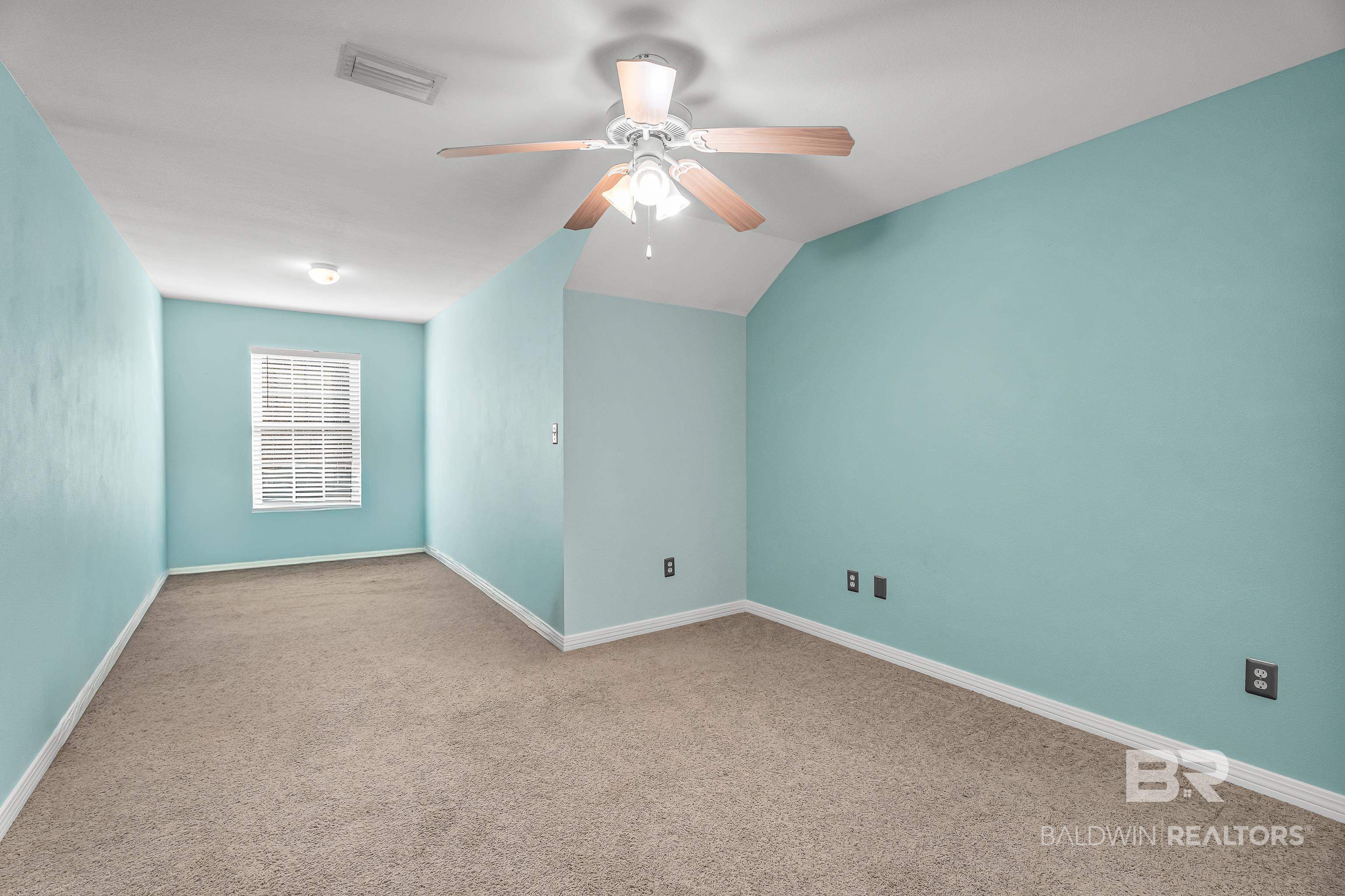 411454 | Photo 23