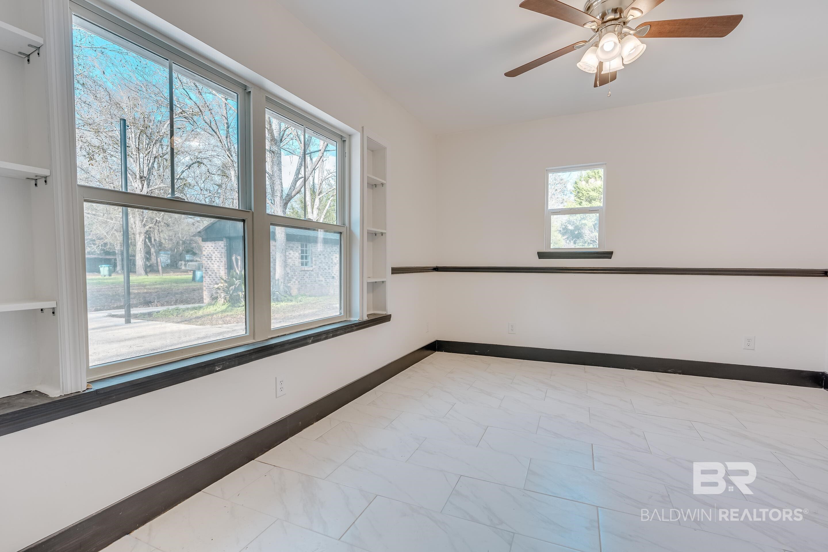 411498 | Photo 30