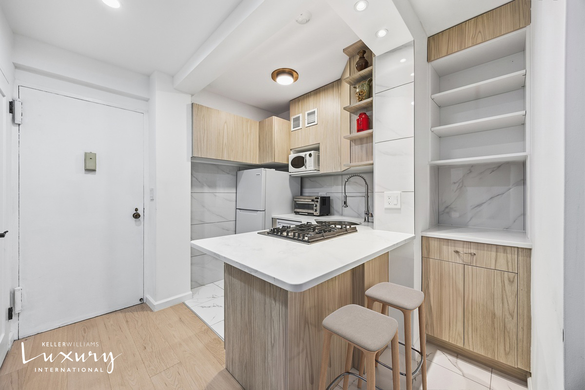 333 East 46th Street 17E Turtle Bay New York NY 10017