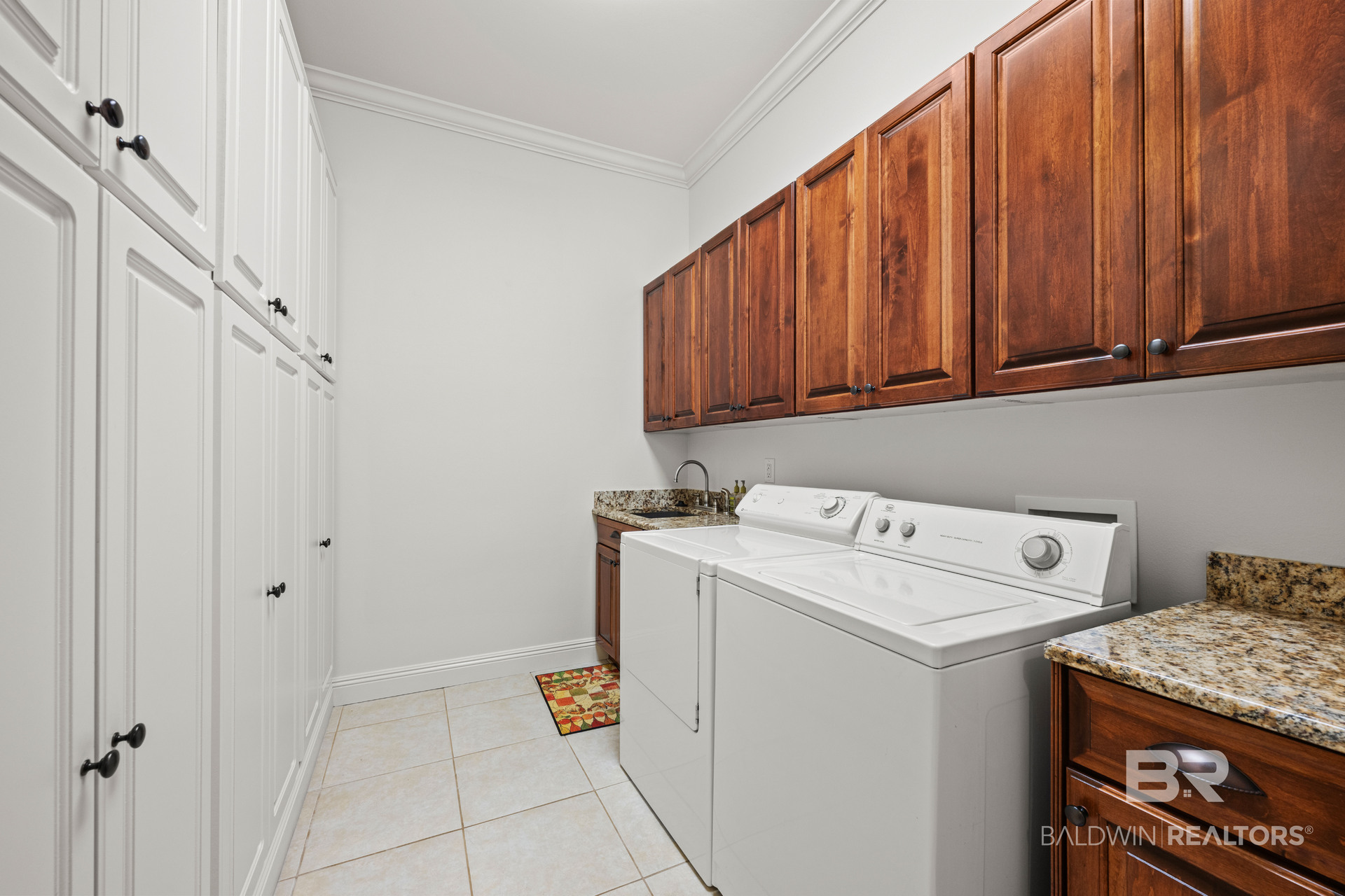 411550 | Photo 17
