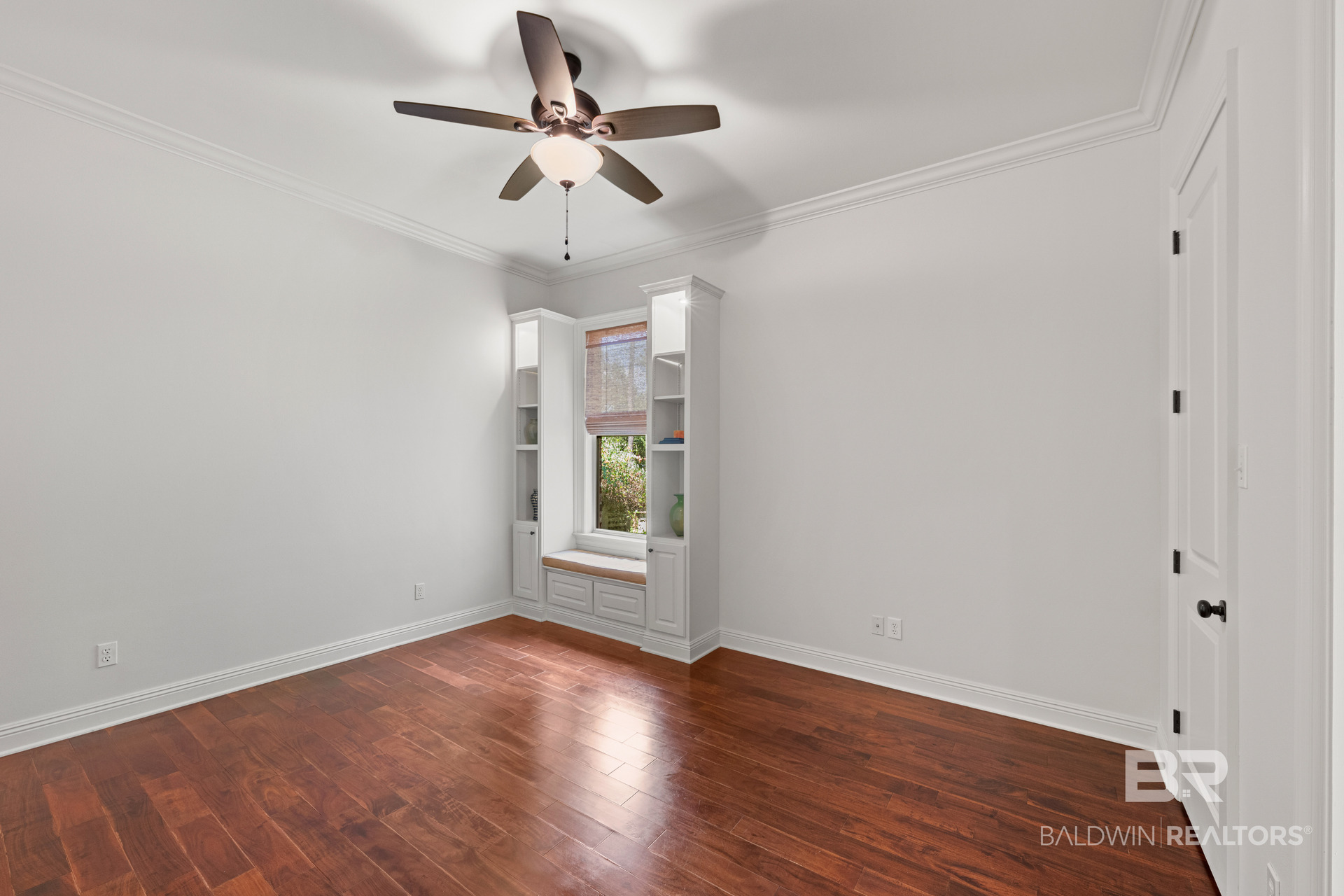 411550 | Photo 11