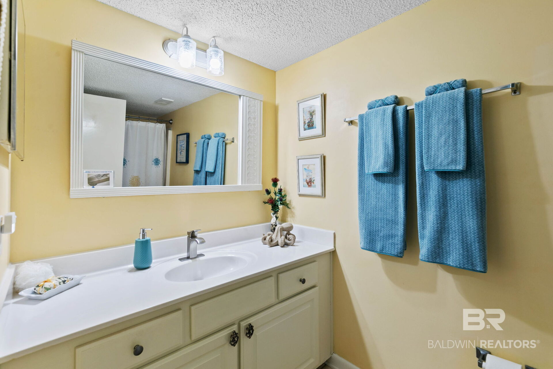 411581 | Photo 27