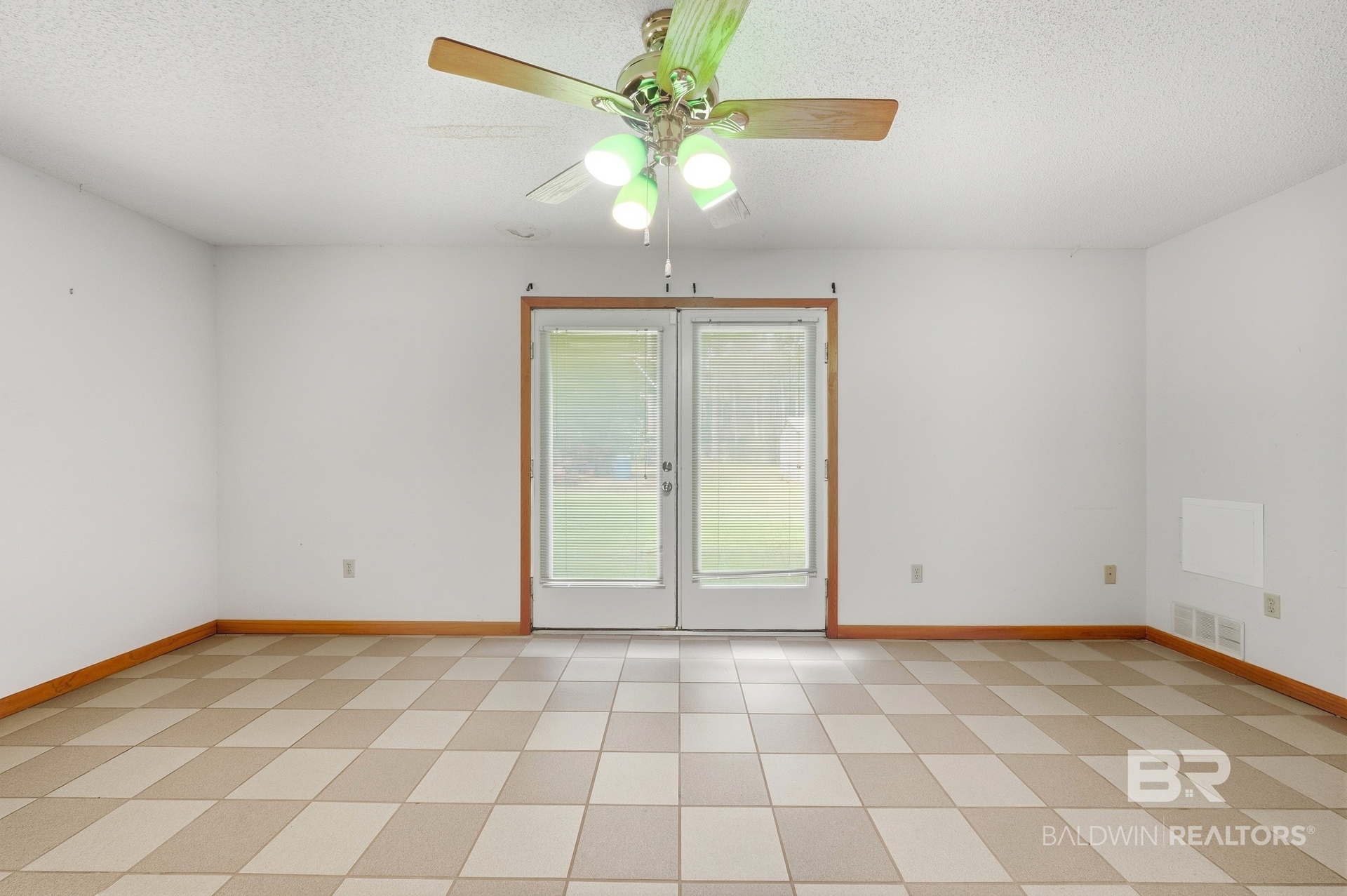 411588 | Photo 29