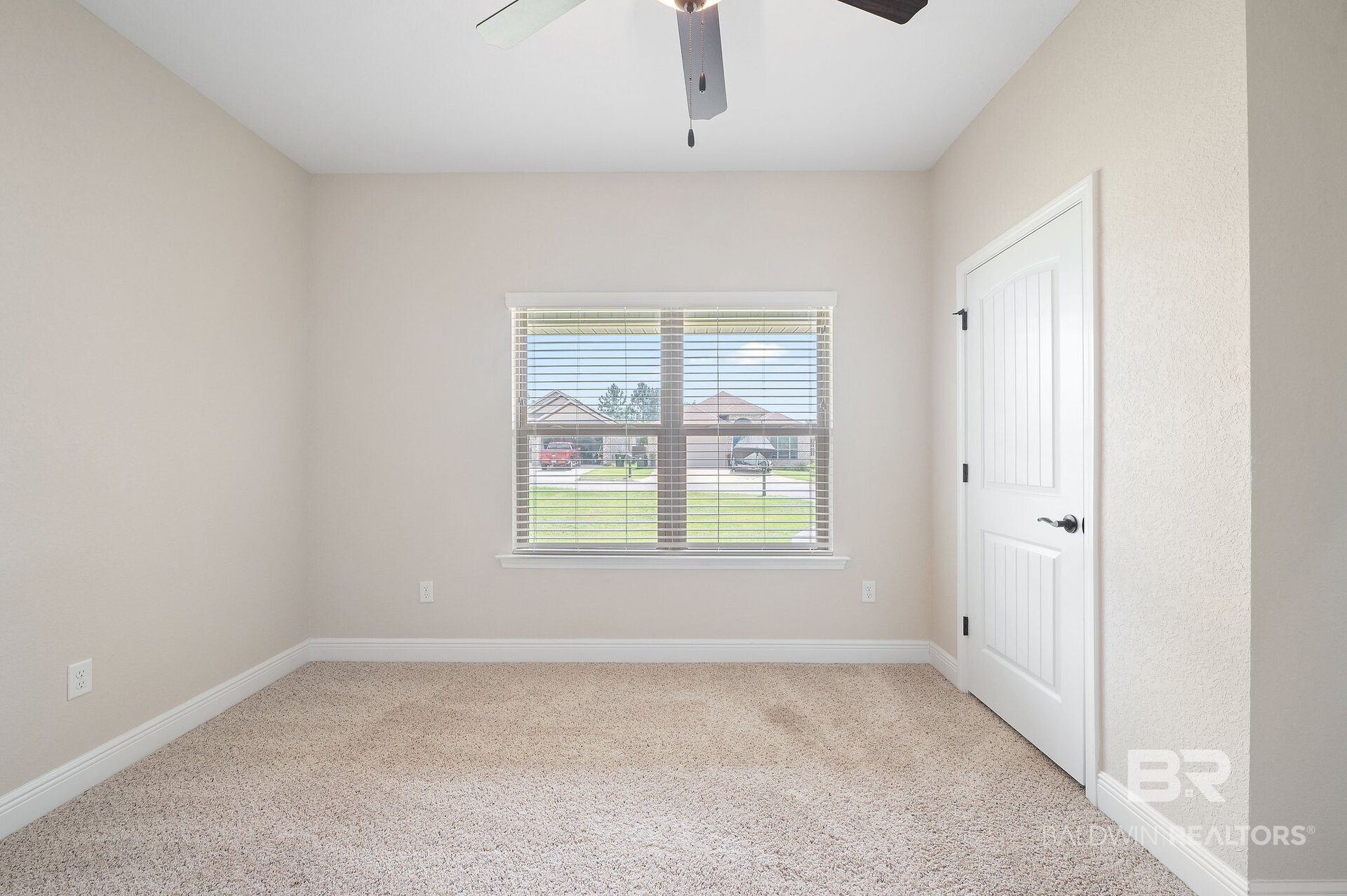 411323 | Photo 26