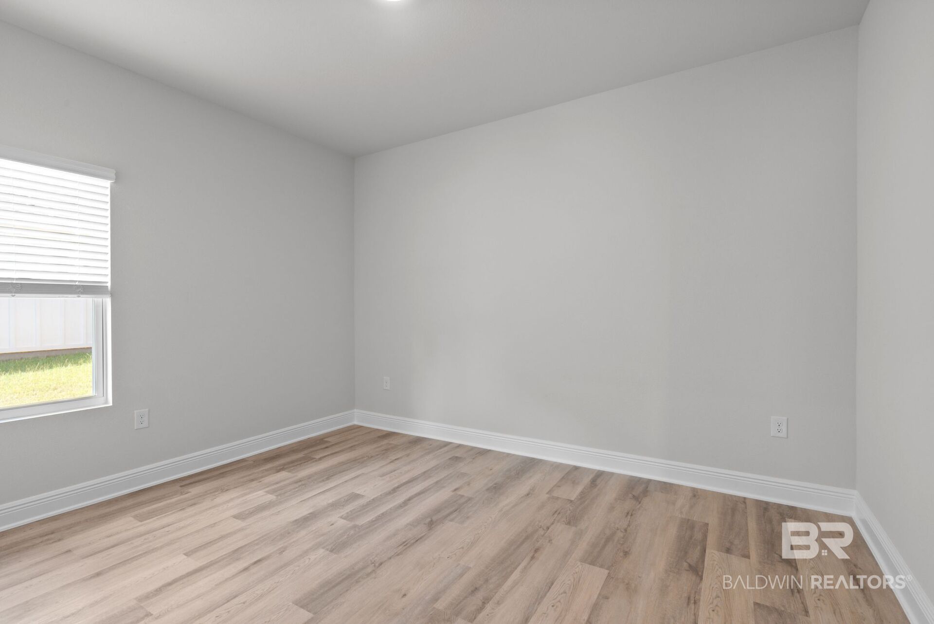 411482 | Photo 21