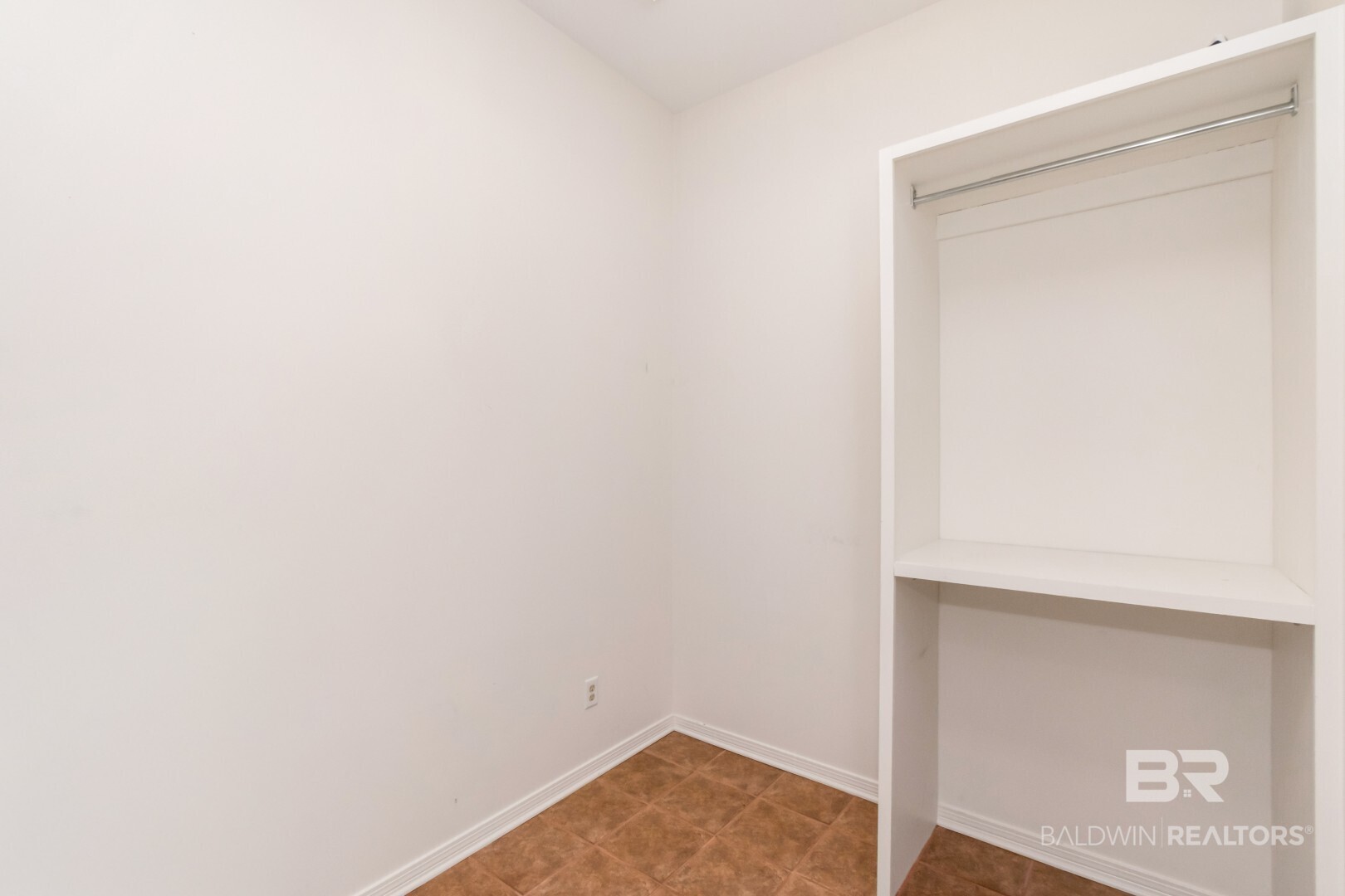 411312 | Photo 24